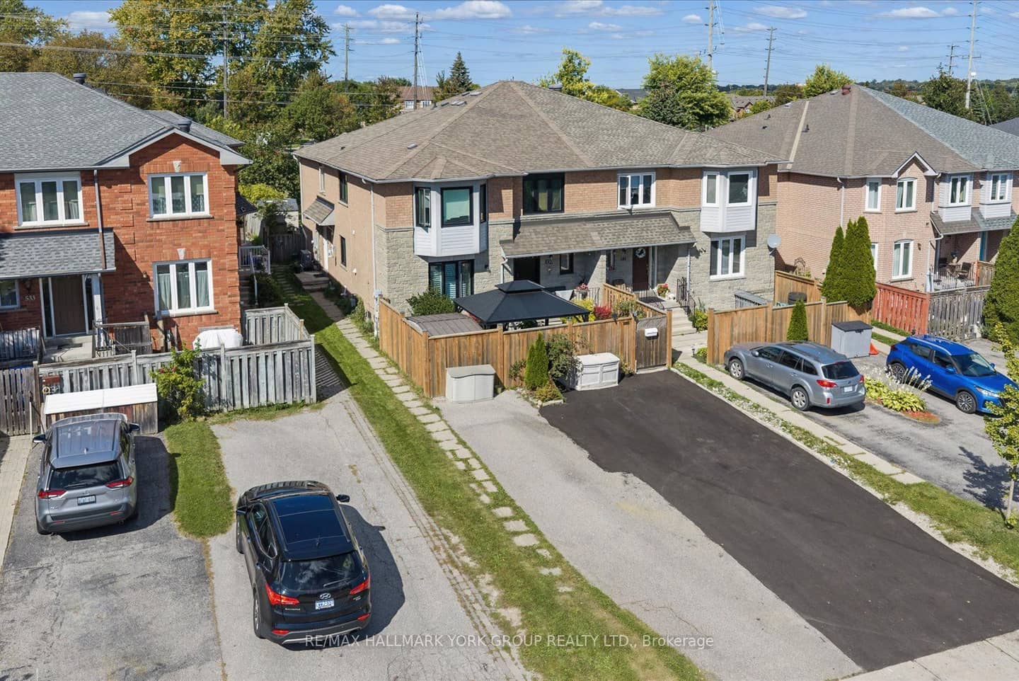 537 Walpole Crescent, Newmarket, ON L3X 2A5