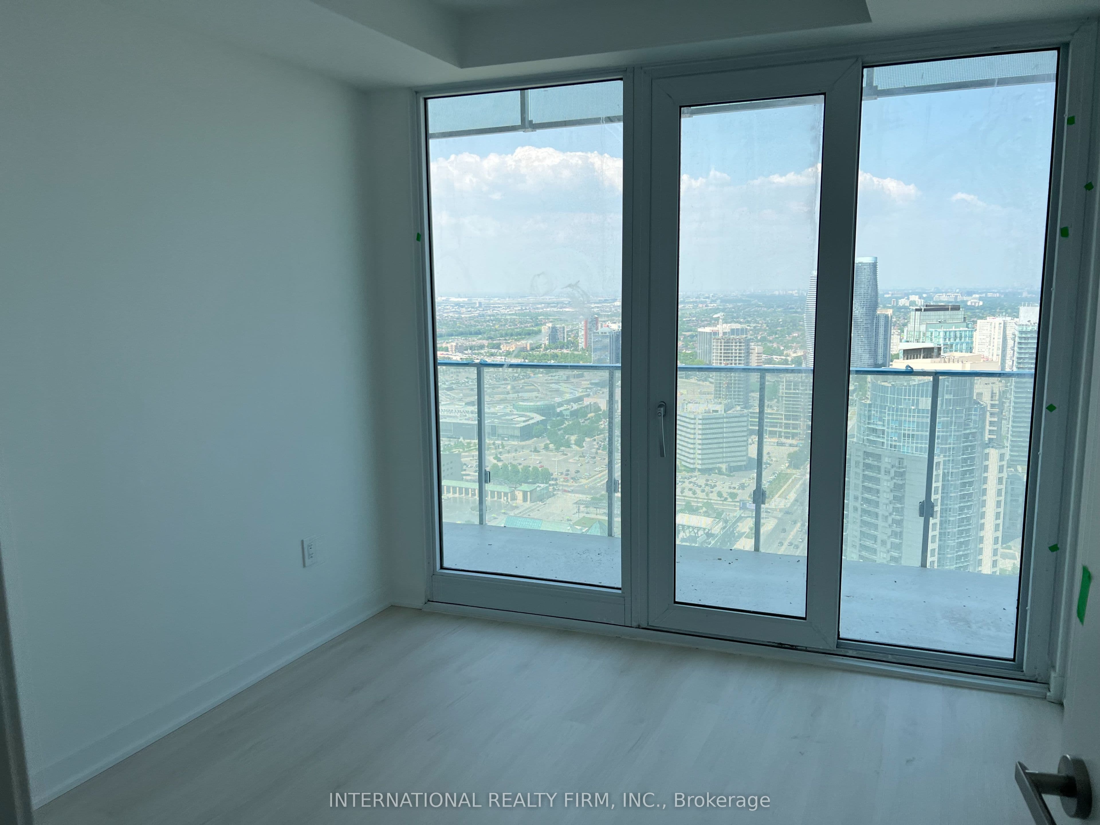 3900 Confederation Parkway 4002, Mississauga, ON L5B 0M3