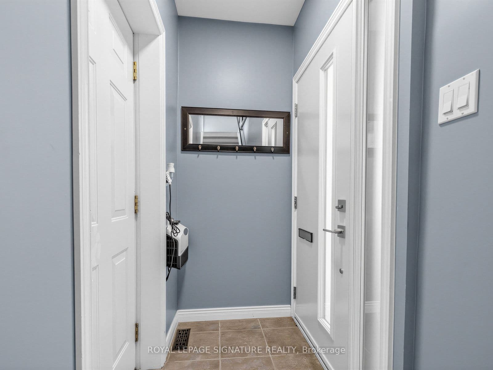 25 Proudbank Millway, Toronto, ON M2L 1P3