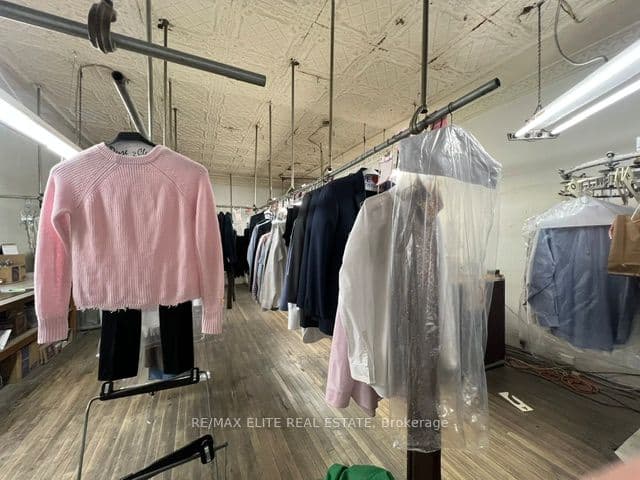 526 Eglinton Avenue W, Toronto, ON M5N 1B4