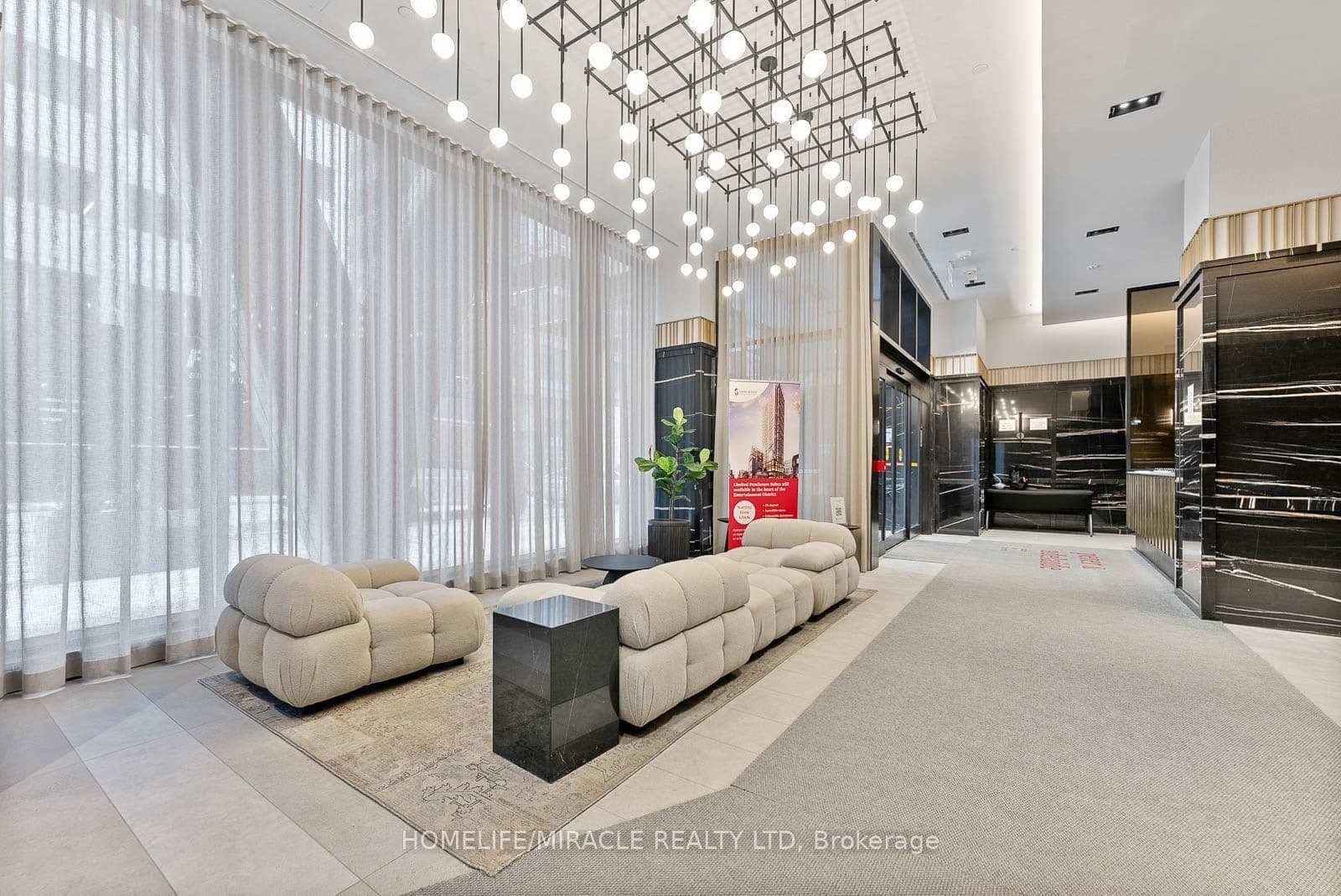 108 Peter Street 1322, Toronto, ON M5V 2G7