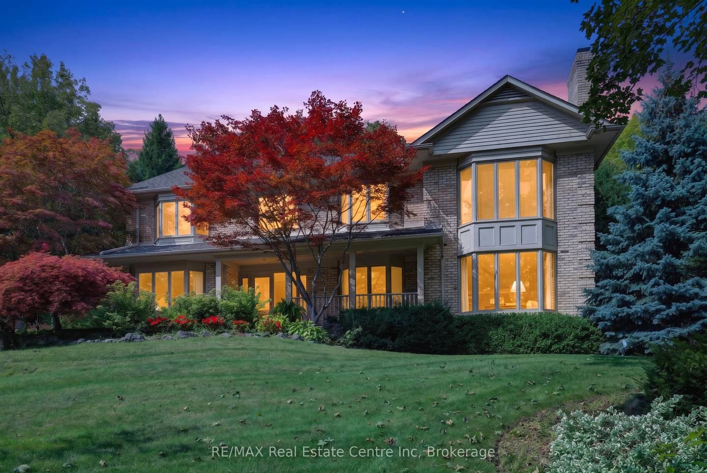 179 Oaklands Park Court, Burlington, ON L7T 4G9
