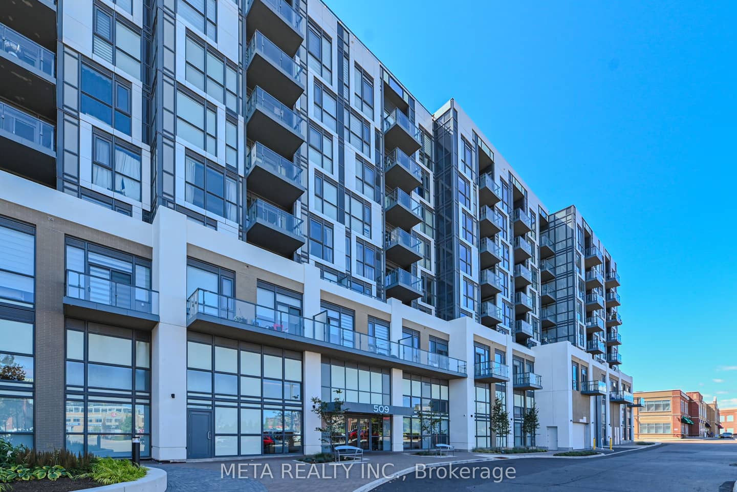 509 Dundas Street W 17, Oakville, ON L6M 5P4