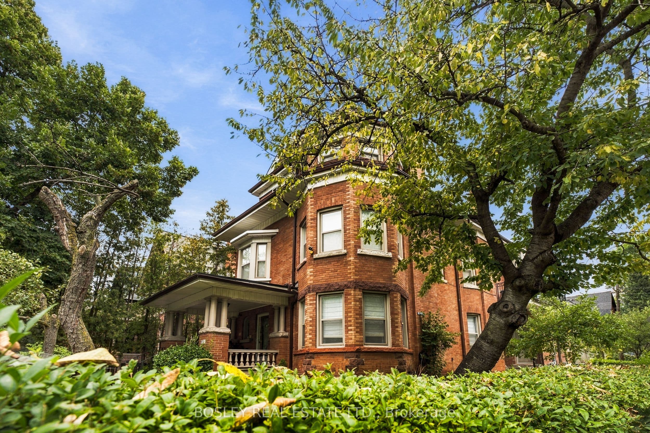 399A Palmerston Blvd Boulevard, Toronto, ON M6G 2N7