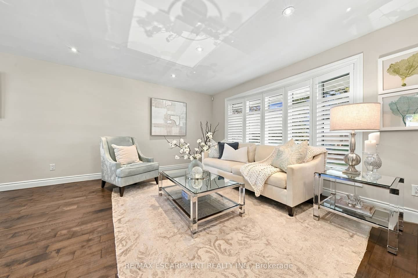 2231 Urwin Crescent, Oakville, ON L6L 2T3