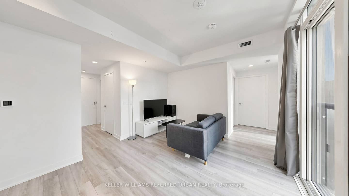 238 Simcoe Street 2403, Toronto, ON M5T 1T4