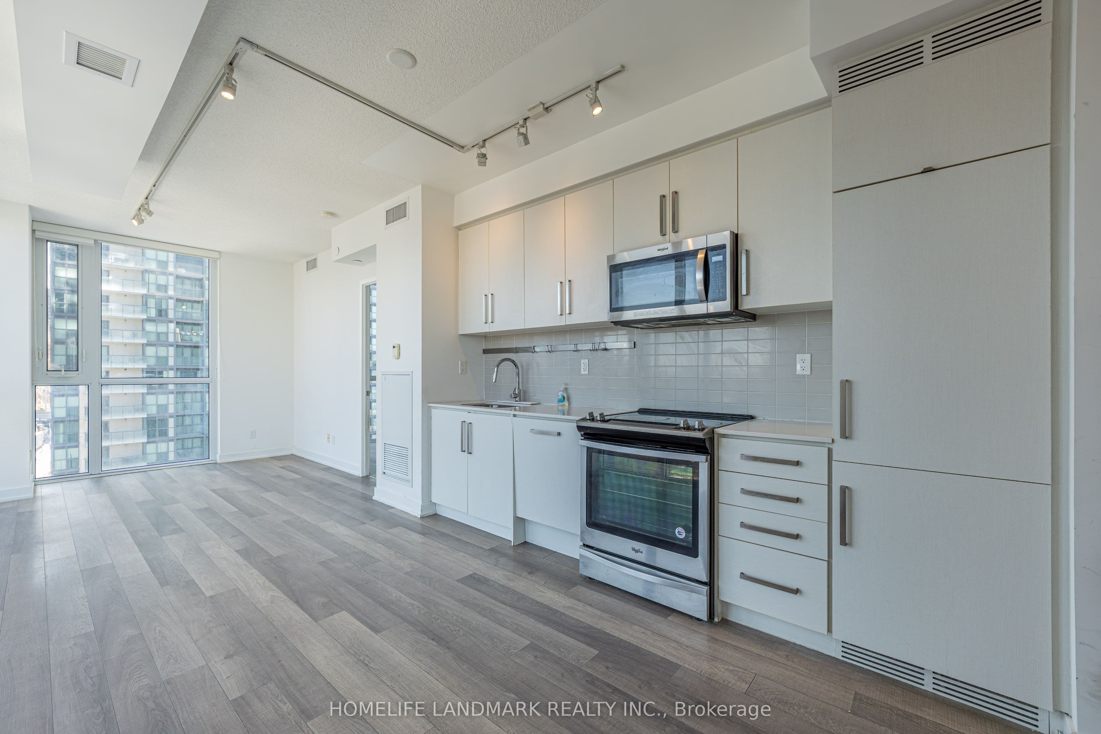5180 Yonge Street 1207, Toronto, ON M2N 0K5