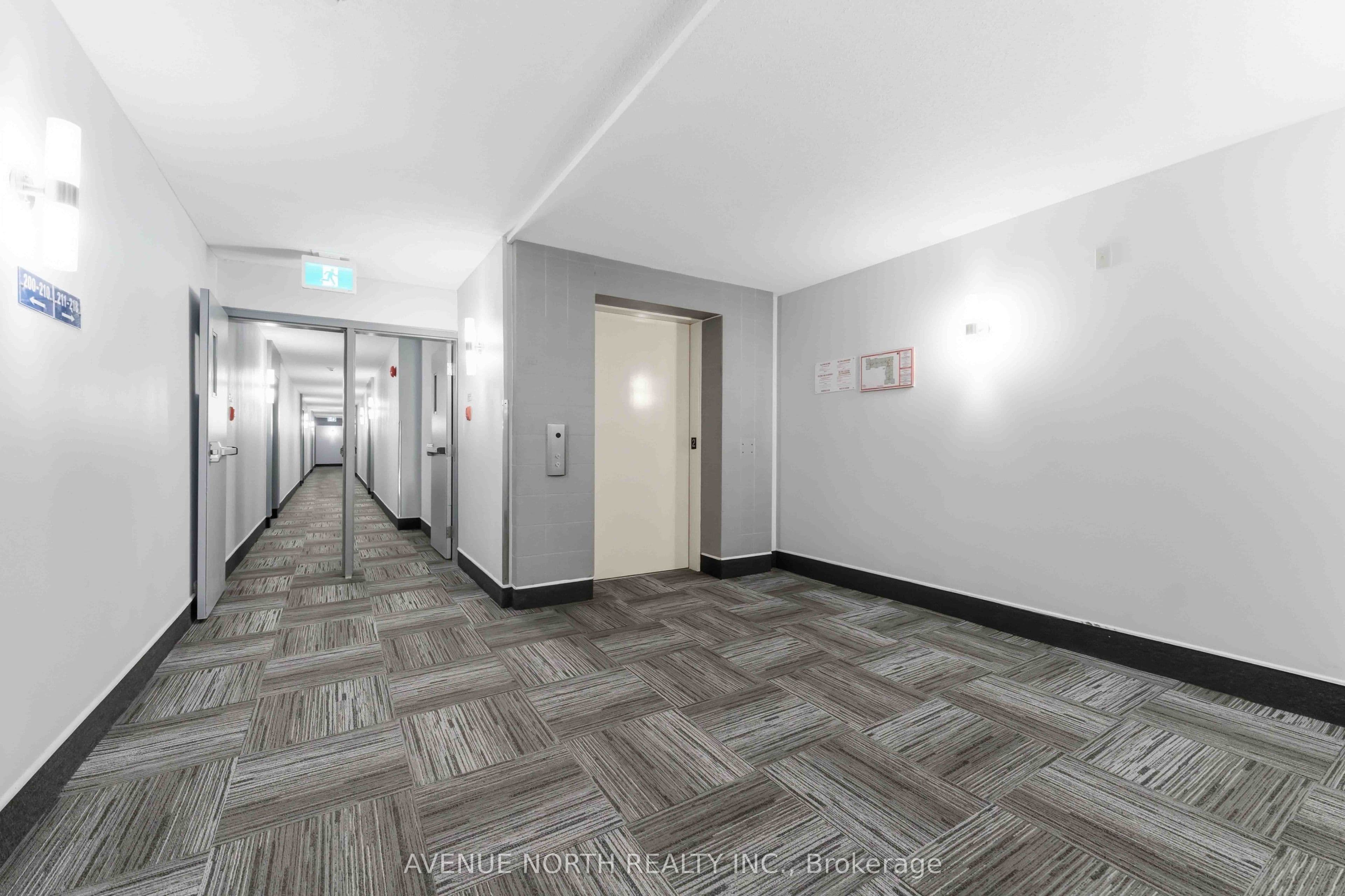 212 Viewmount Drive 210, Cityview - Parkwoods Hills - Rideau Shore, ON K2E 7X2