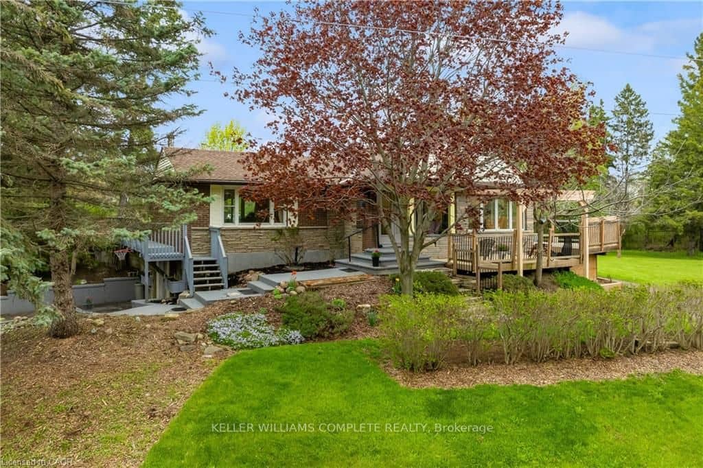 569 CRANE Court, Burlington, ON L7P 4Y8