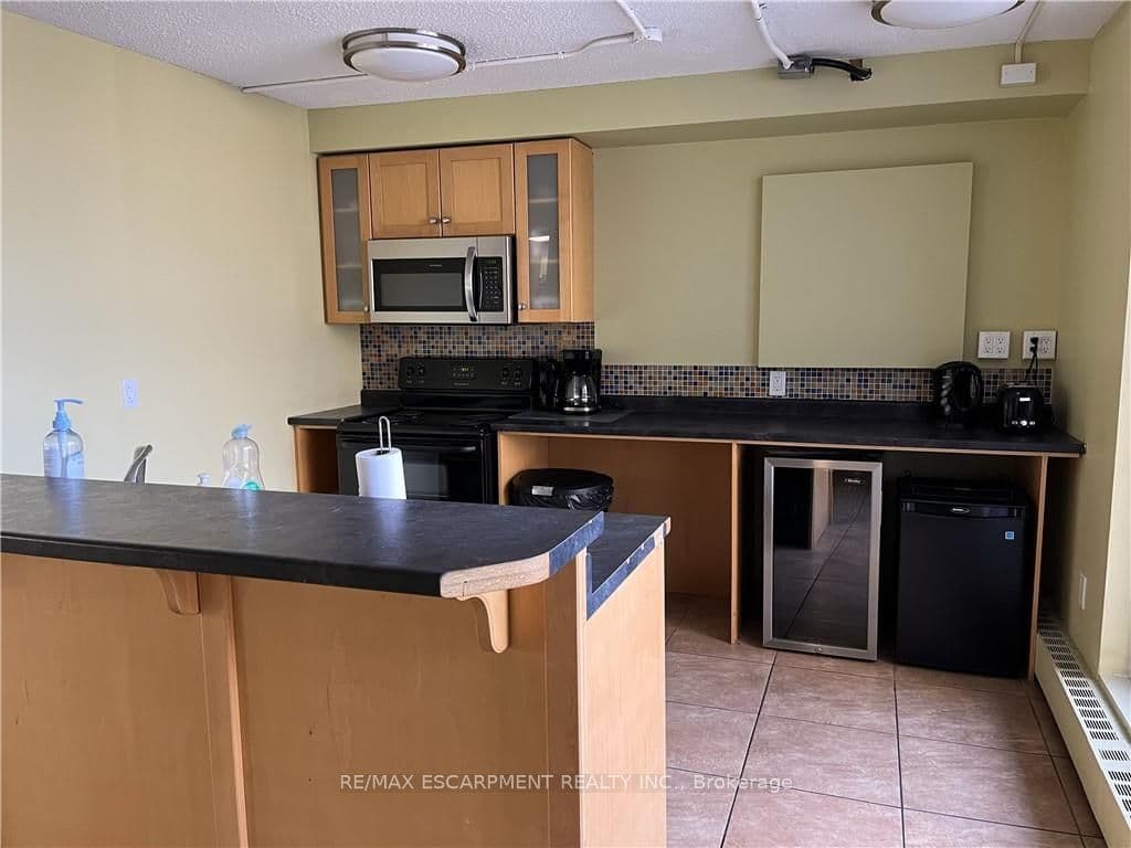 350 Quigley Road 236, Hamilton, ON L8K 5N2