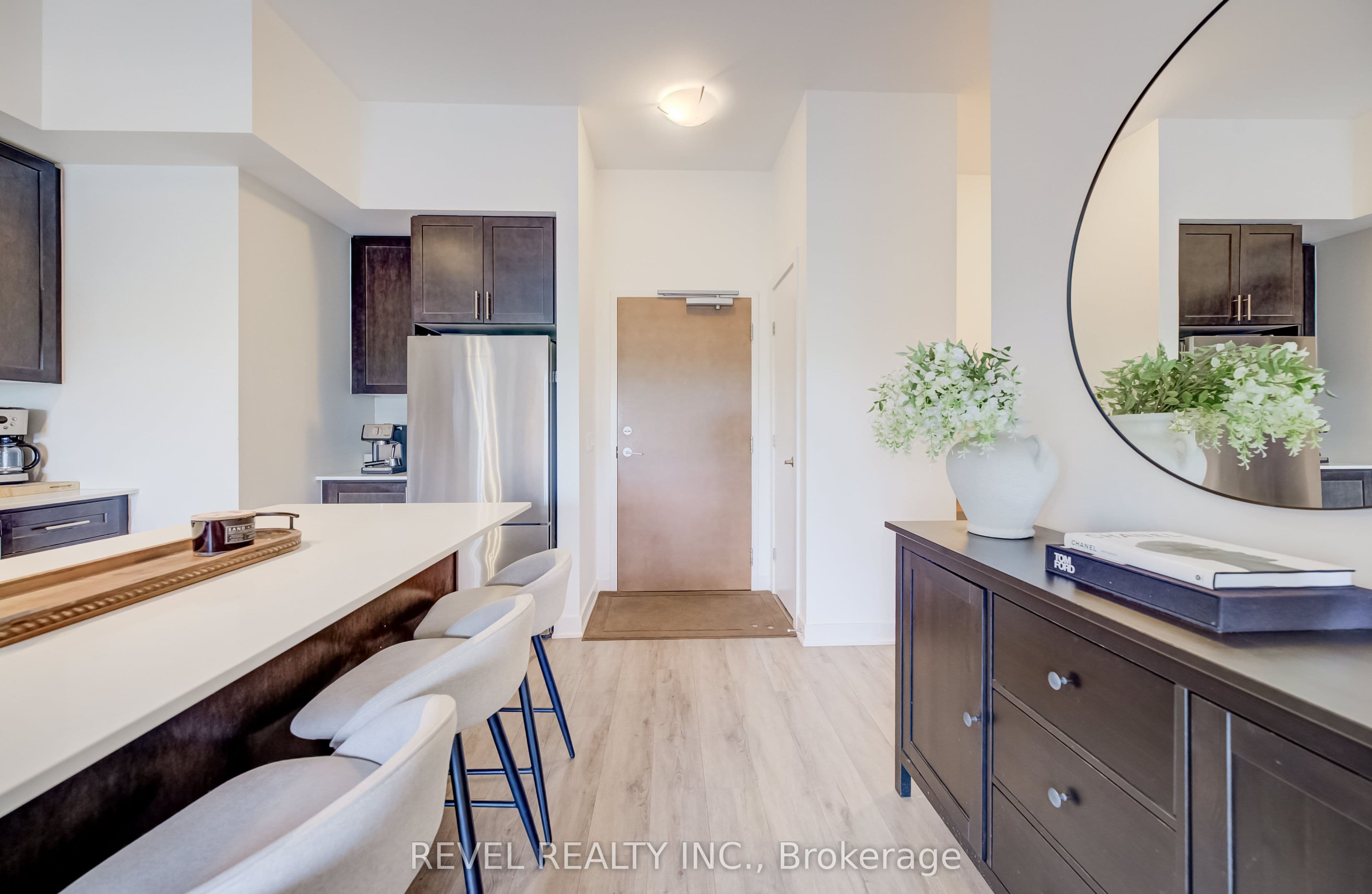 320 Plains Road E 614, Burlington, ON L7T 0C1
