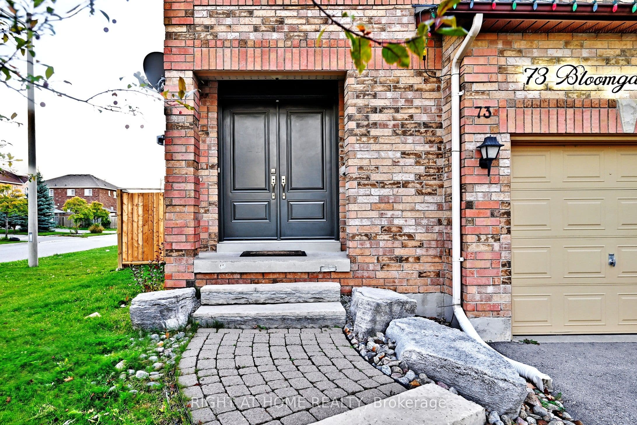 73 Bloomgate Crescent, Richmond Hill, ON L4E 3Z1