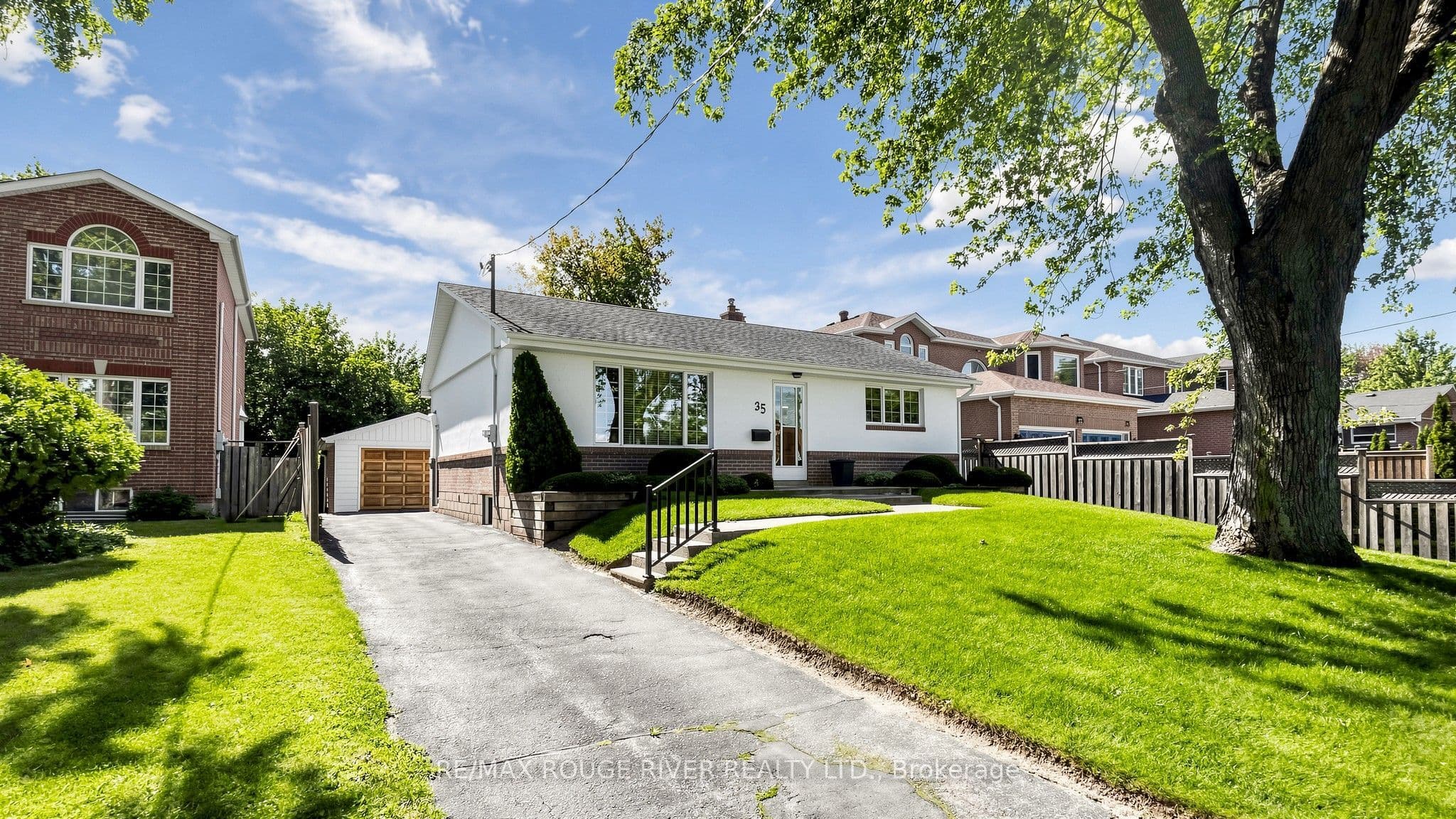 35 Southlawn Drive, Toronto, ON M1S 1H9