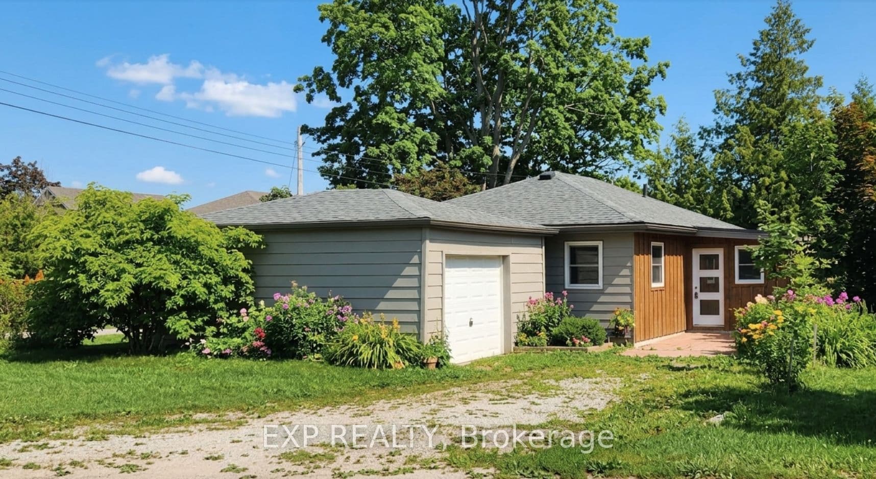 71 Lakeshore Road E, Oro-Medonte, ON L0L 2E0