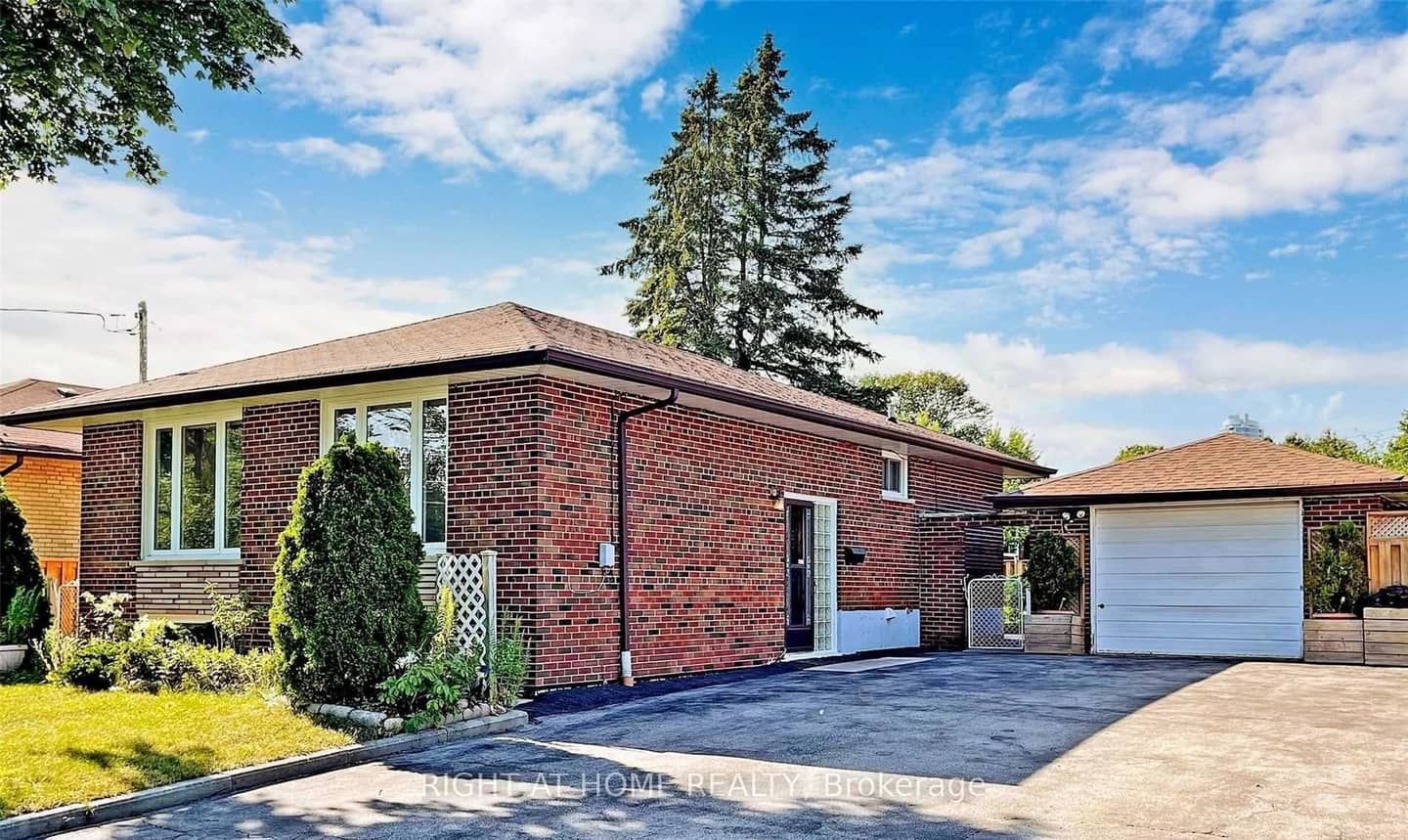 32 Brimorton Drive, Toronto, ON M1P 3Y9