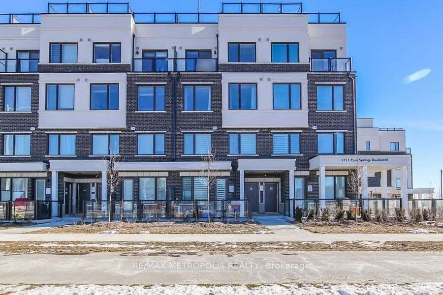 1711 PURE SPRINGS Boulevard 114, Pickering, ON L1X 0E3
