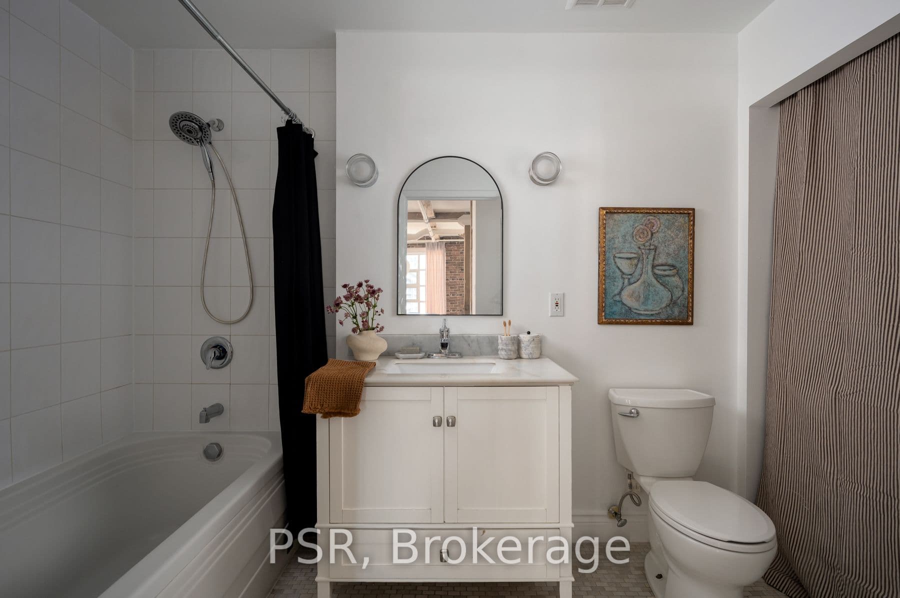 90 Sherbourne Street 407, Toronto, ON M5A 2R1
