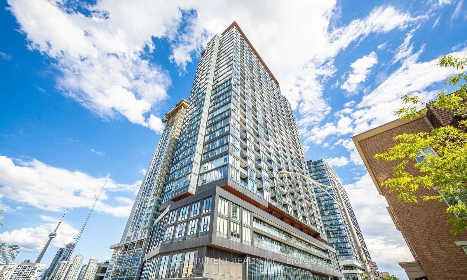 19 Western Battery Road 2117, Toronto, ON M6K 0E3