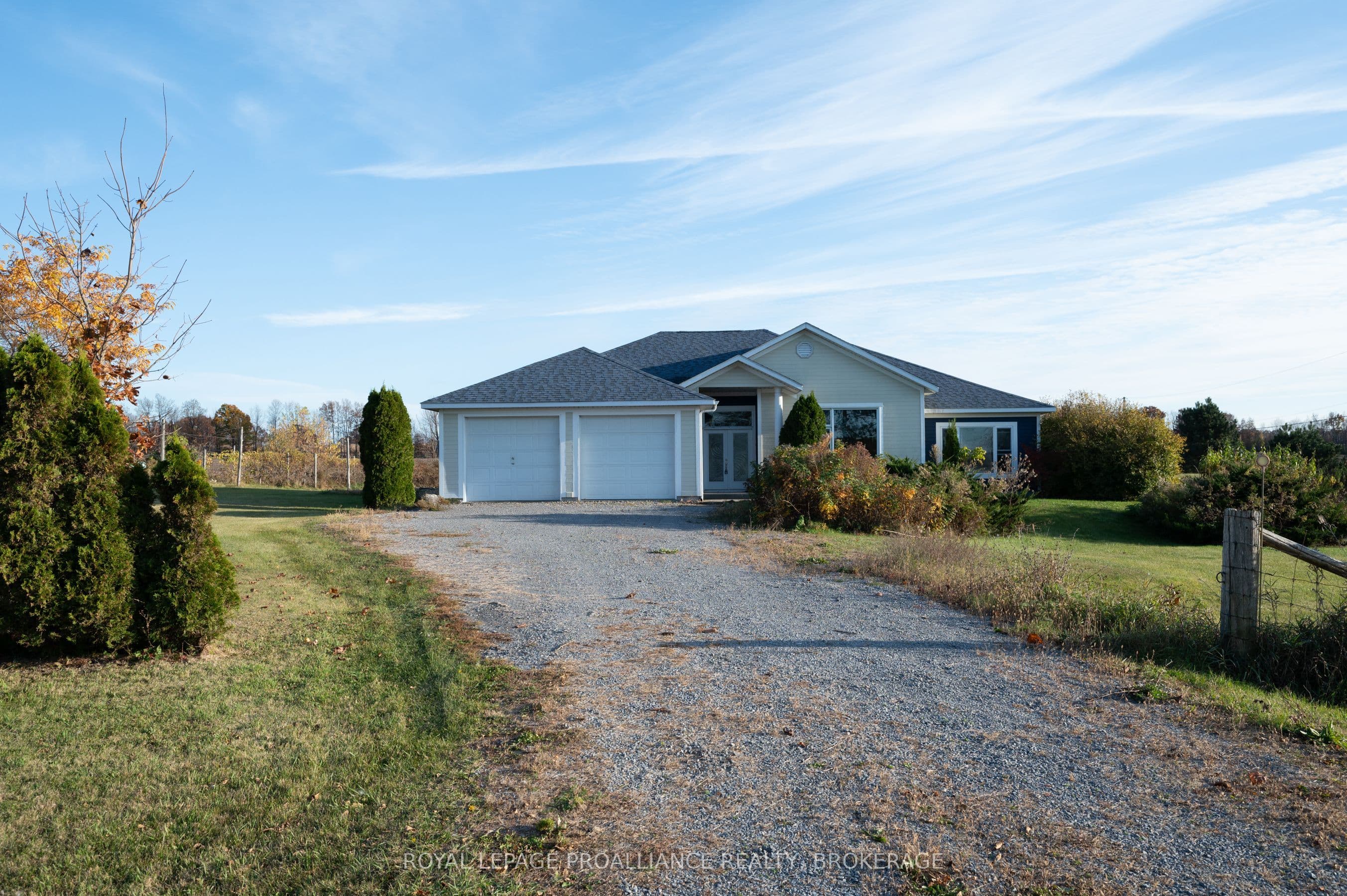 10 North Shore Road, Frontenac Islands, ON K7G 2V6