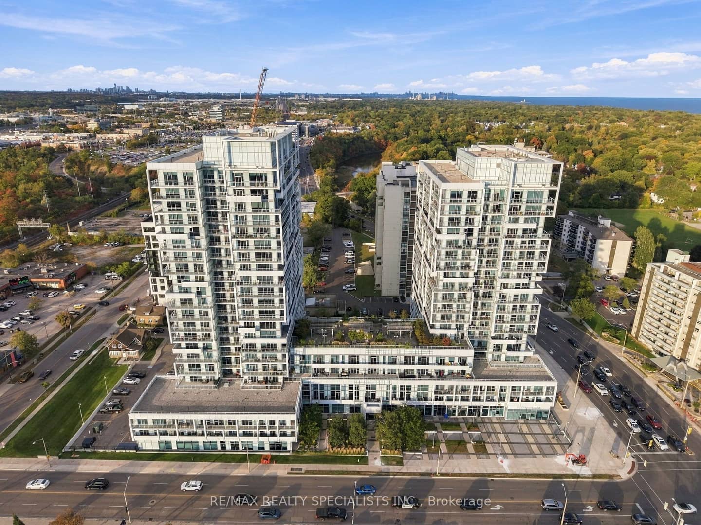 65 Speers Road 313, Oakville, ON L6K 0J1