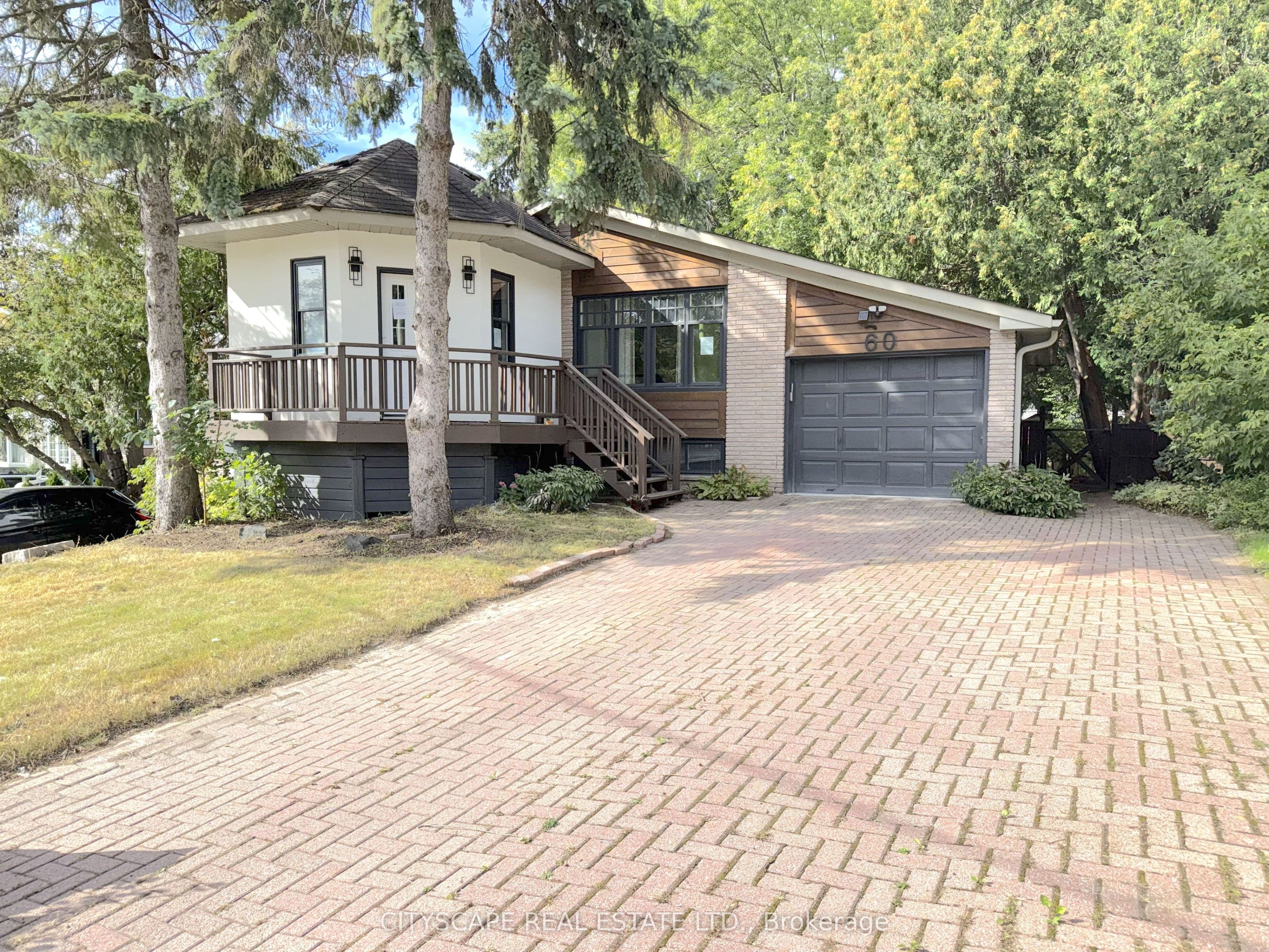 60 Hillview Drive, Newmarket, ON L3Y 4H9