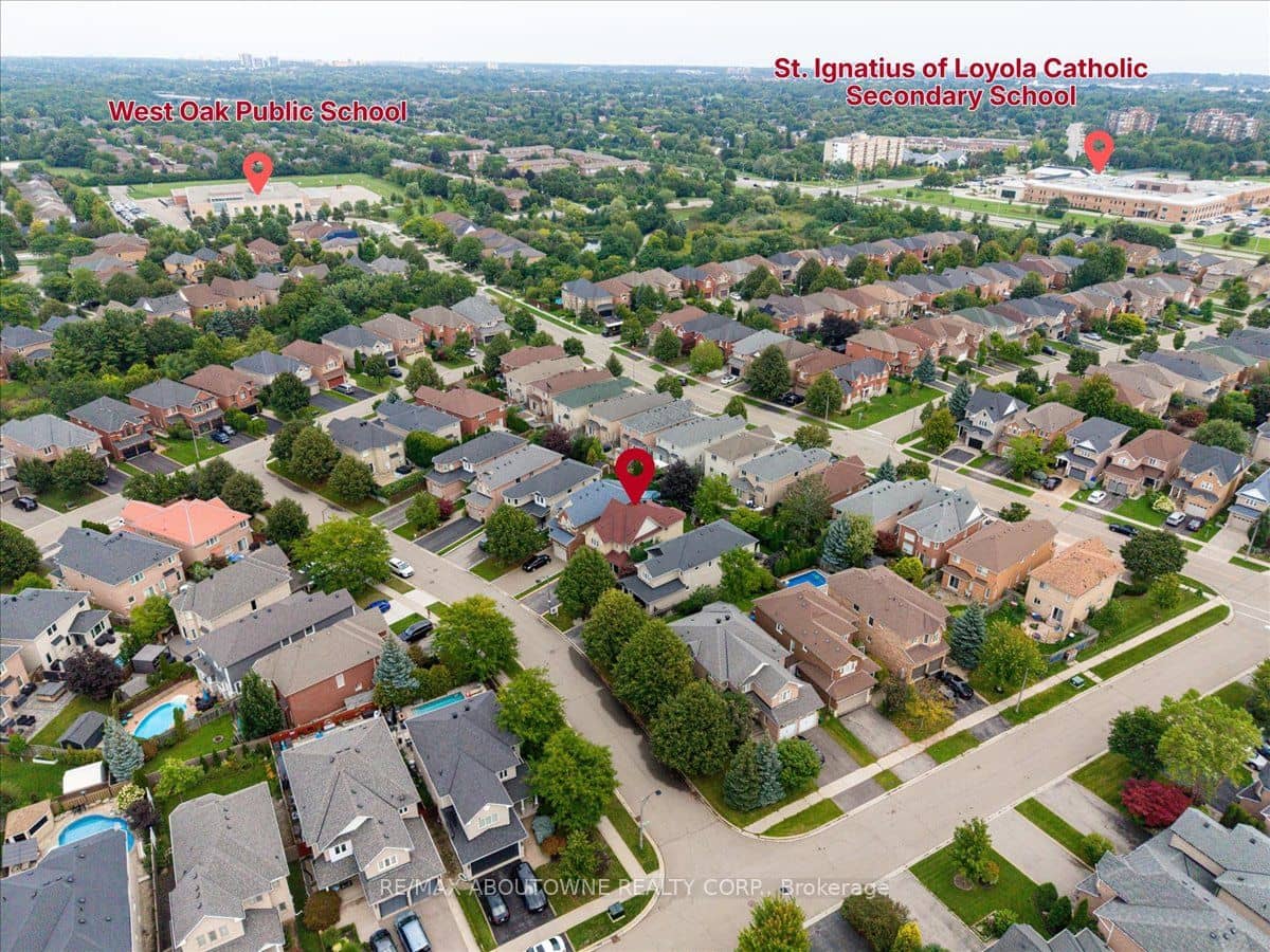 1282 Parkhurst Drive, Oakville, ON L6M 3V7
