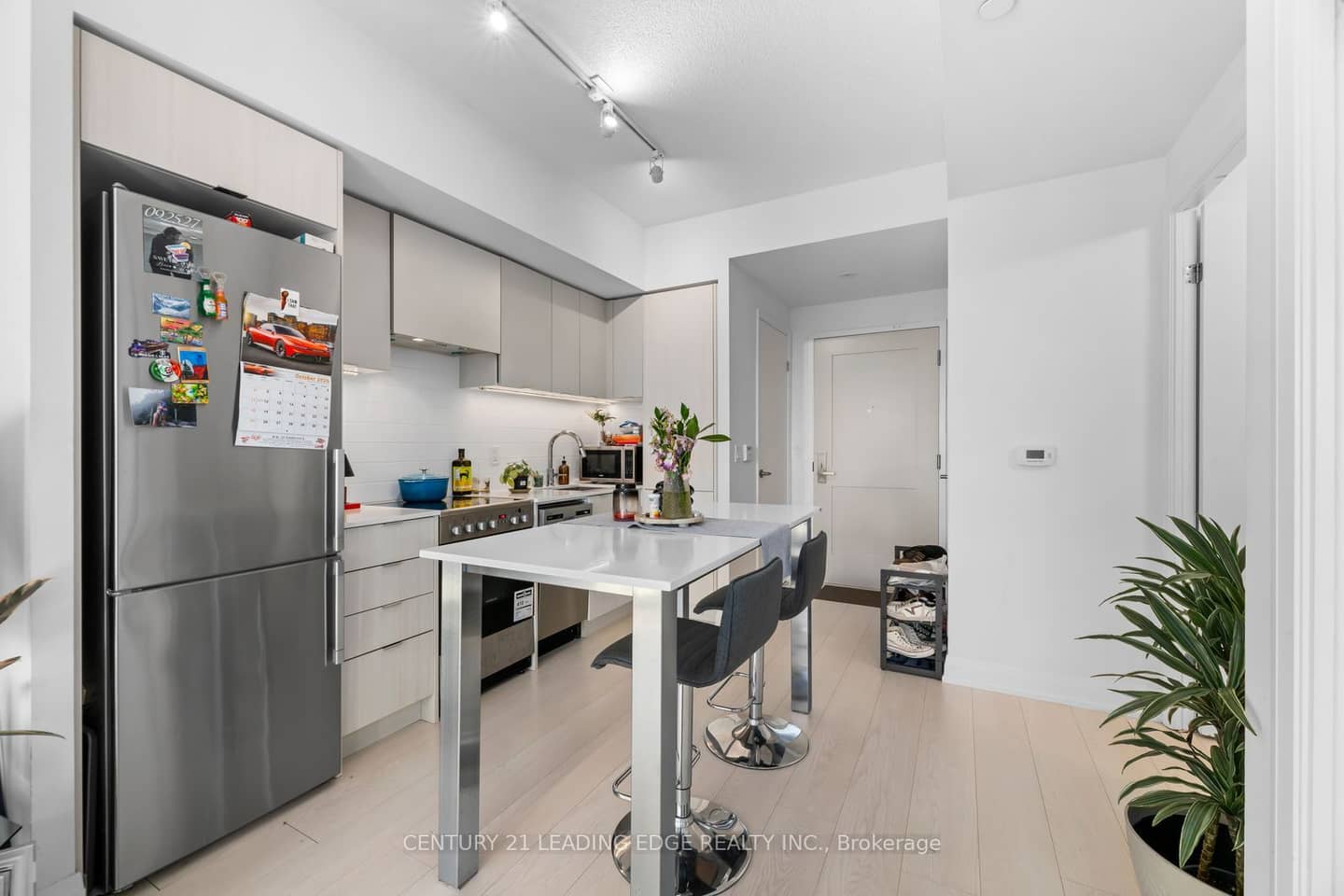 26 Gibbs Road 745, Toronto, ON M9B 0E3