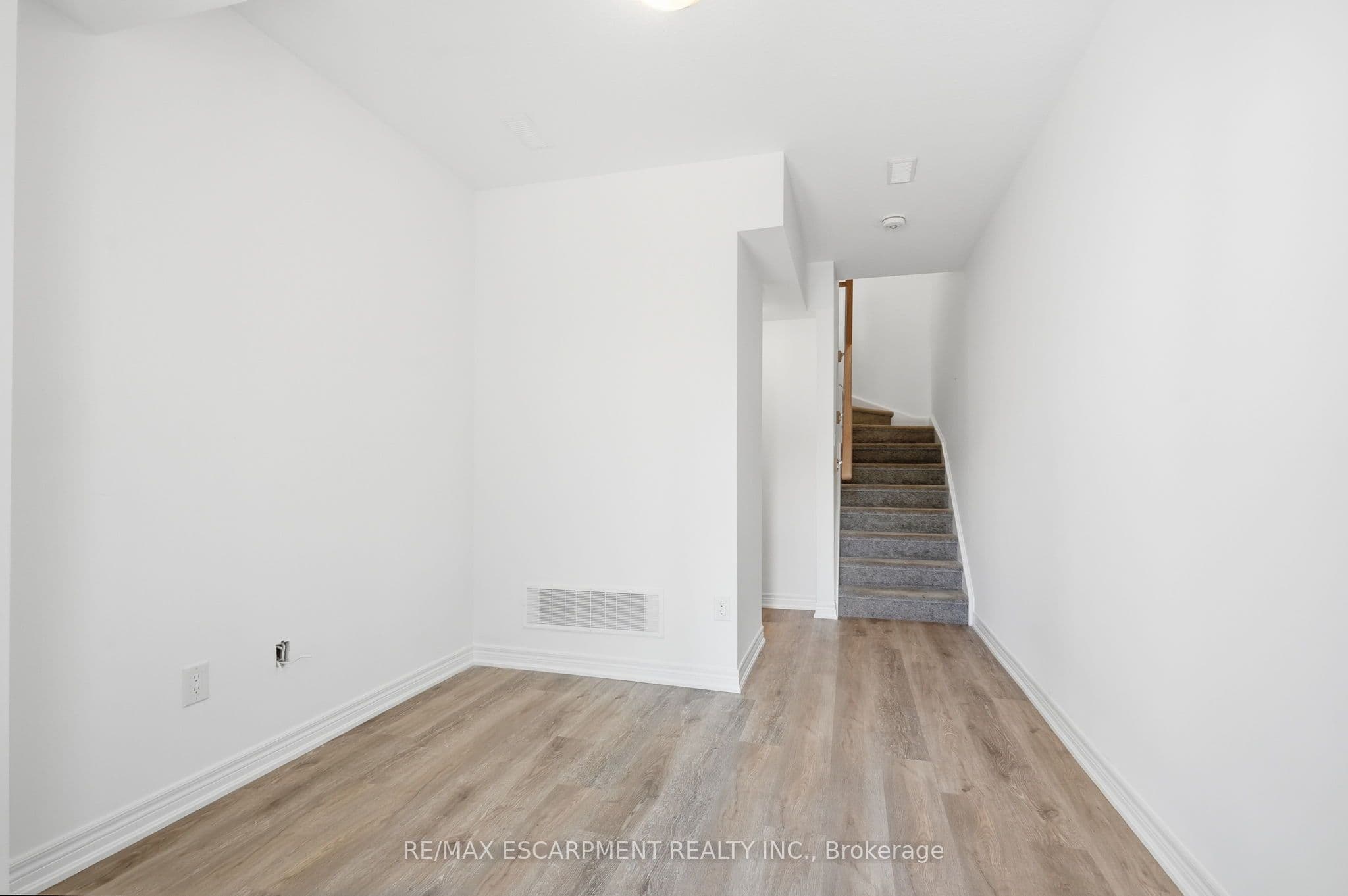 19 Roxanne Drive 119, Hamilton, ON L8H 0B6