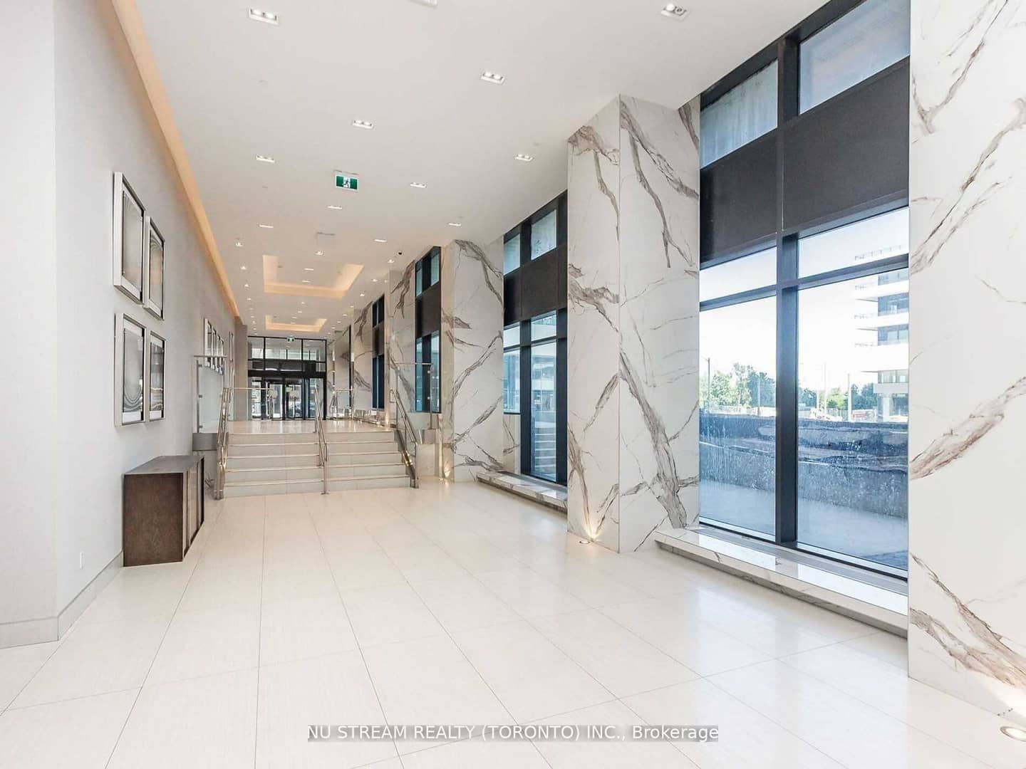 30 Shore Breeze Drive 3721, Toronto, ON M8V 0J1