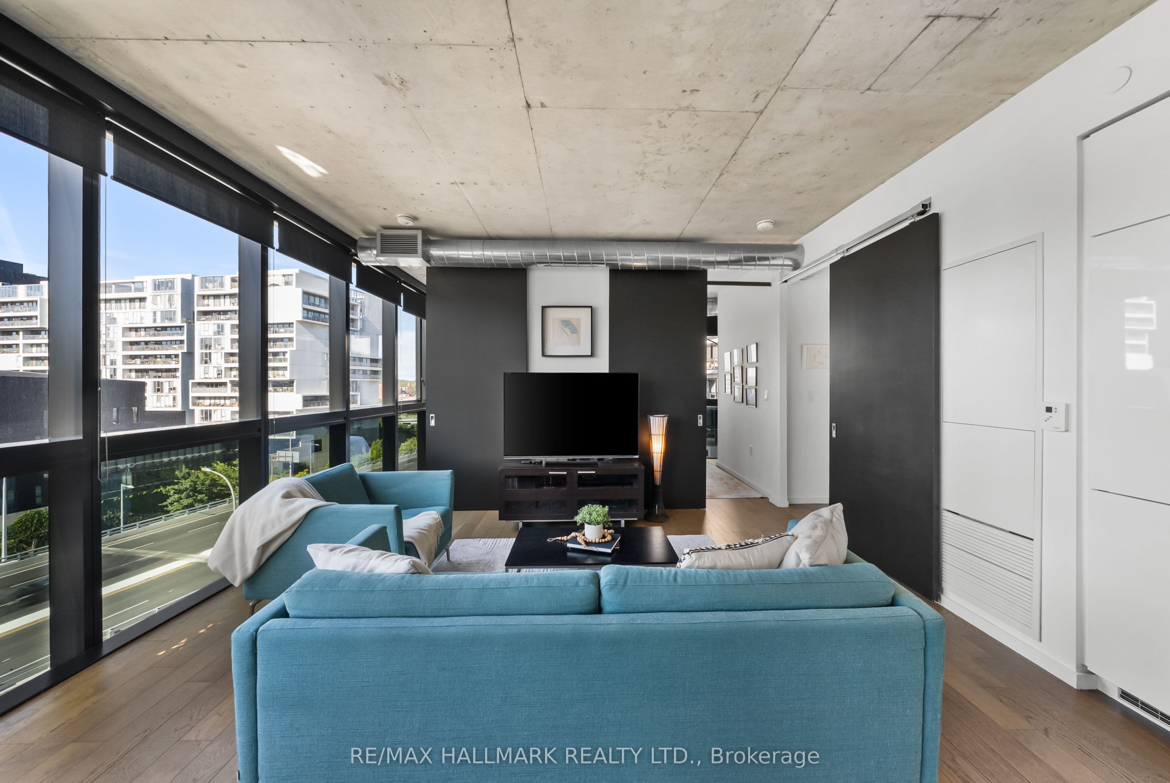 21 Lawren Harris Square 709, Toronto, ON M5A 0T4