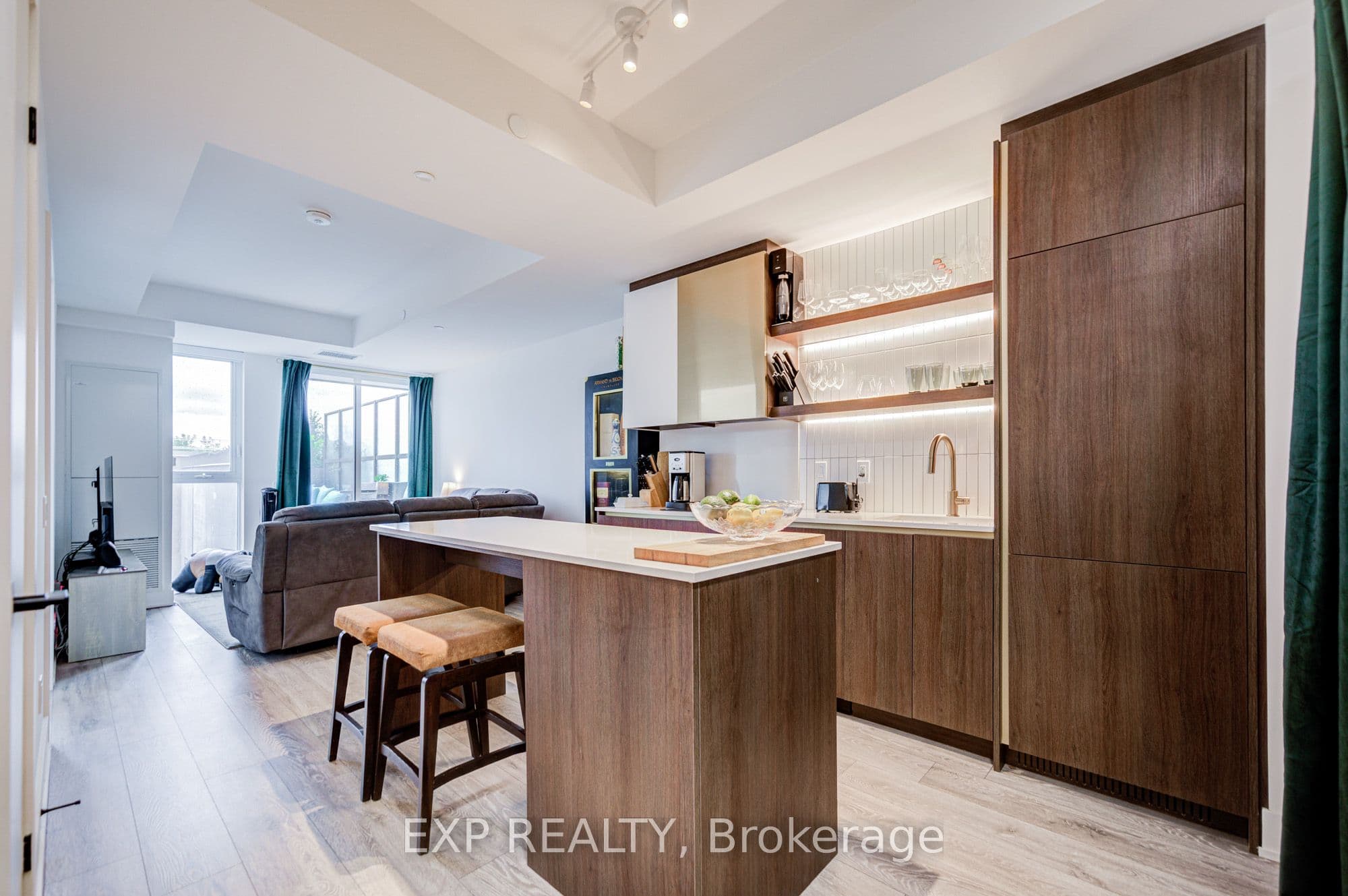 1285 Queen Street E 211, Toronto, ON M4L 1C2