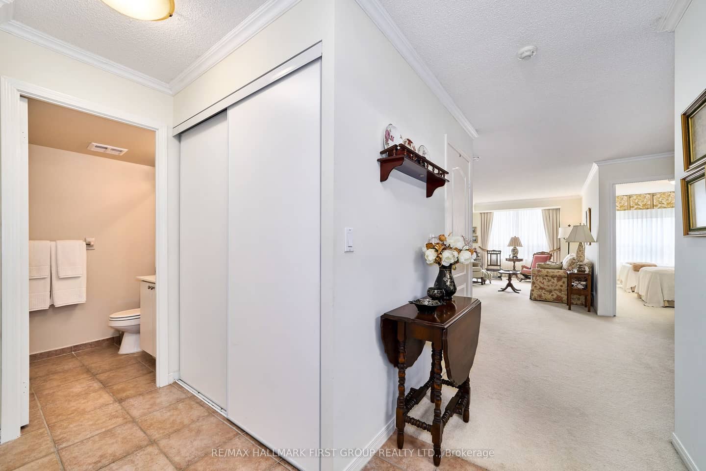 1000 The Road N 1411, Pickering, ON L1V 6V4