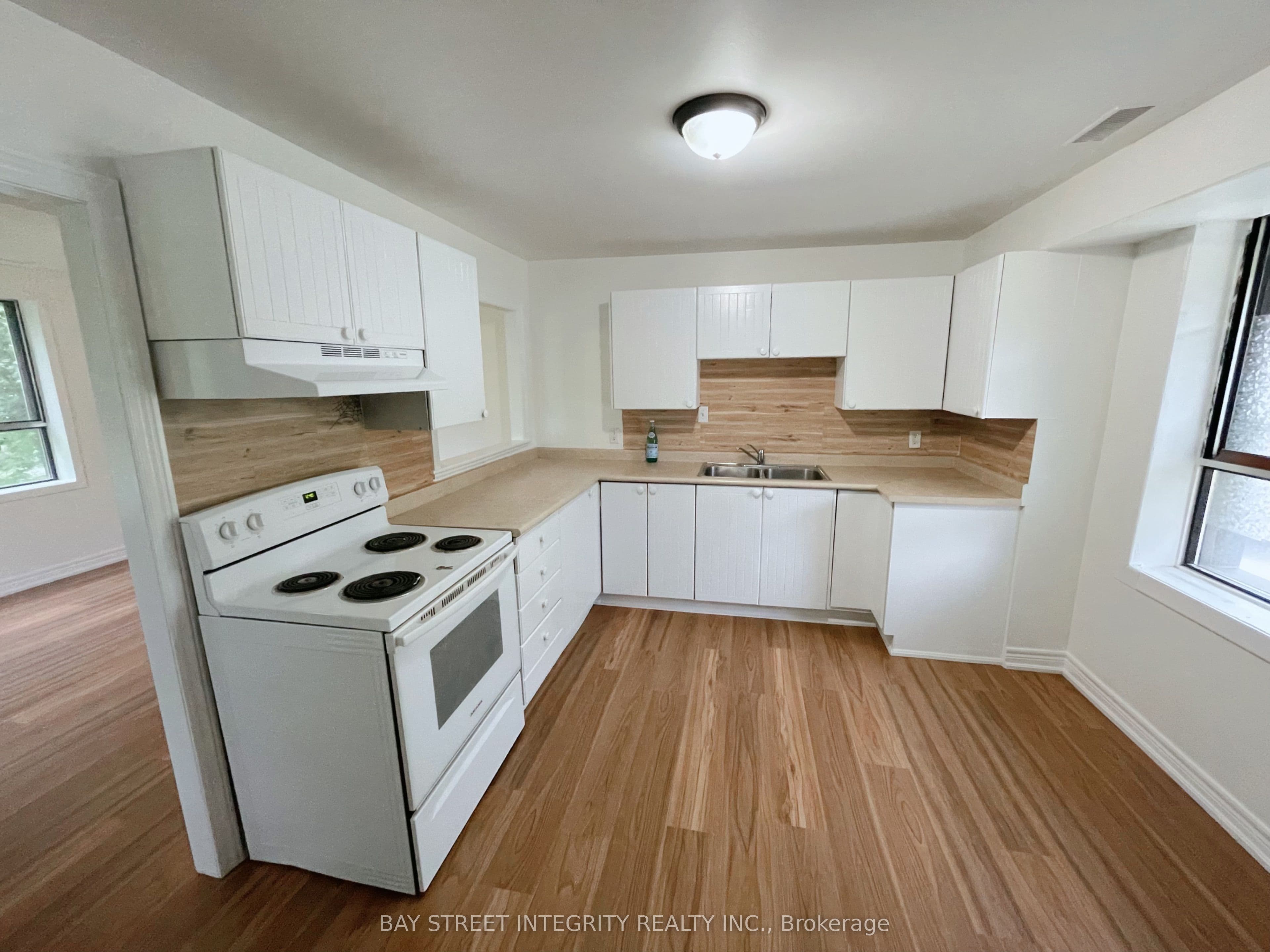 320 Miami Drive Main floor, Georgina, ON L4P 2Z7