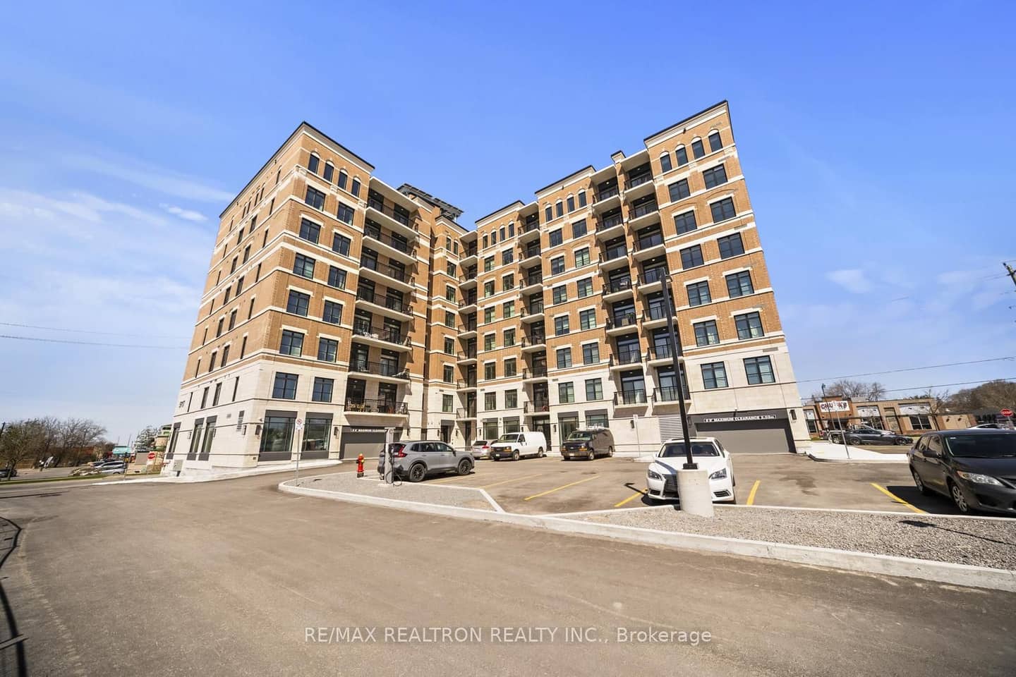 5917 Main Street Ph811, Whitchurch-Stouffville, ON L4A 5G4