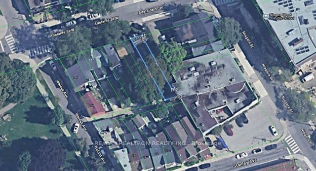 781 Adelaide Street W, Toronto, ON M6J 1B3