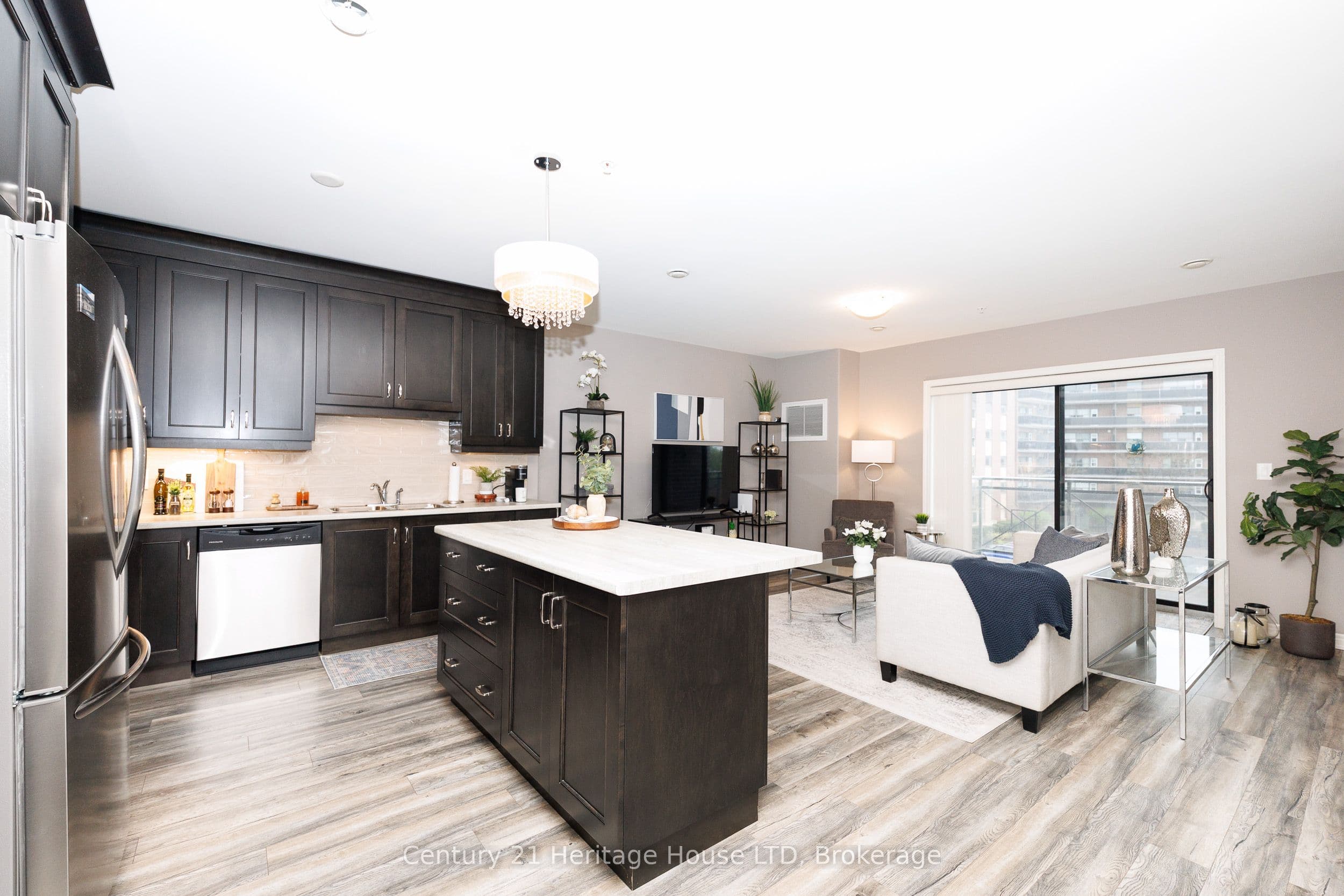 379 Scott Street 307, St. Catharines, ON L2M 3W2