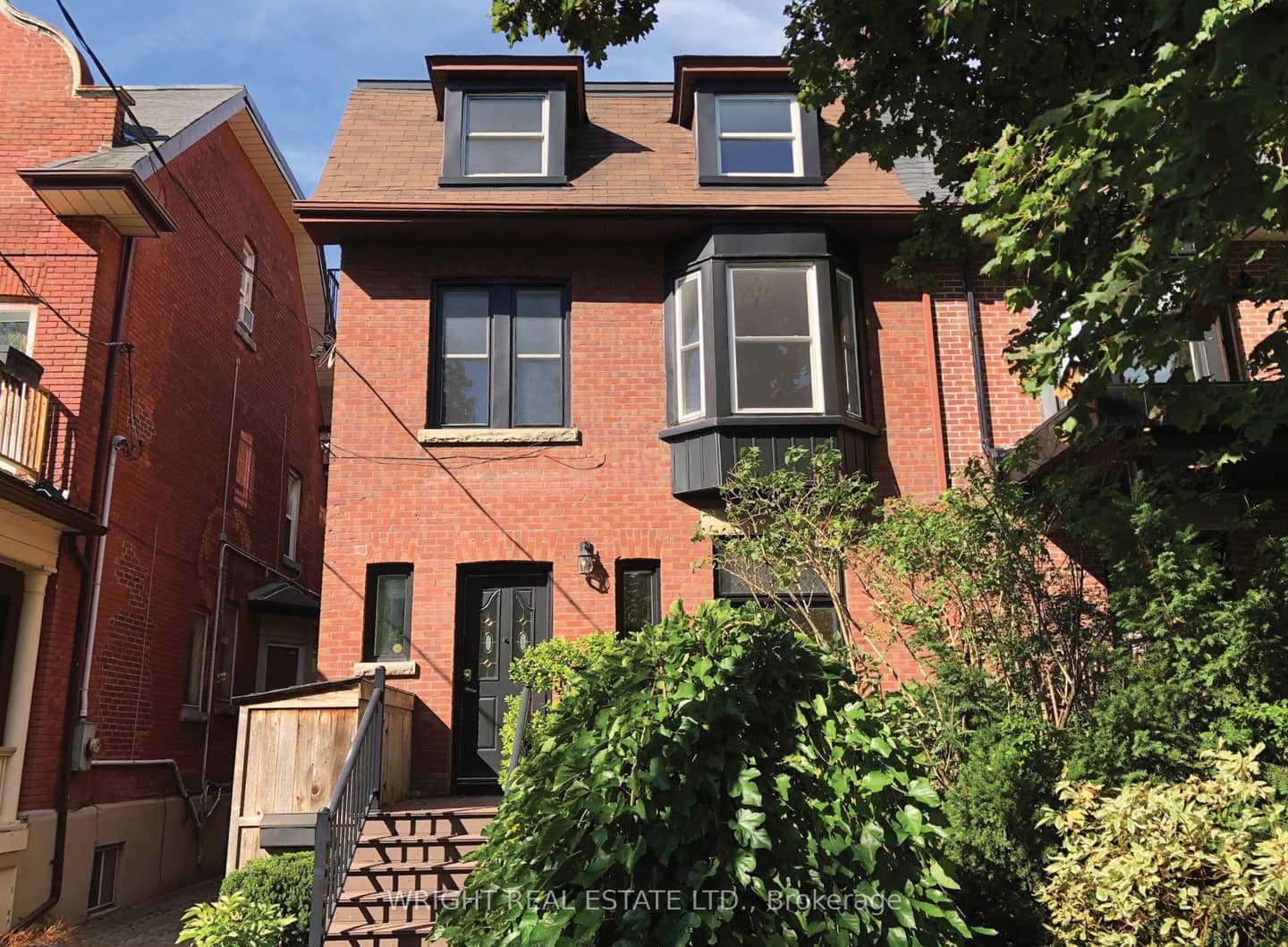 112 Albany Avenue, Toronto, ON M5R 3C4