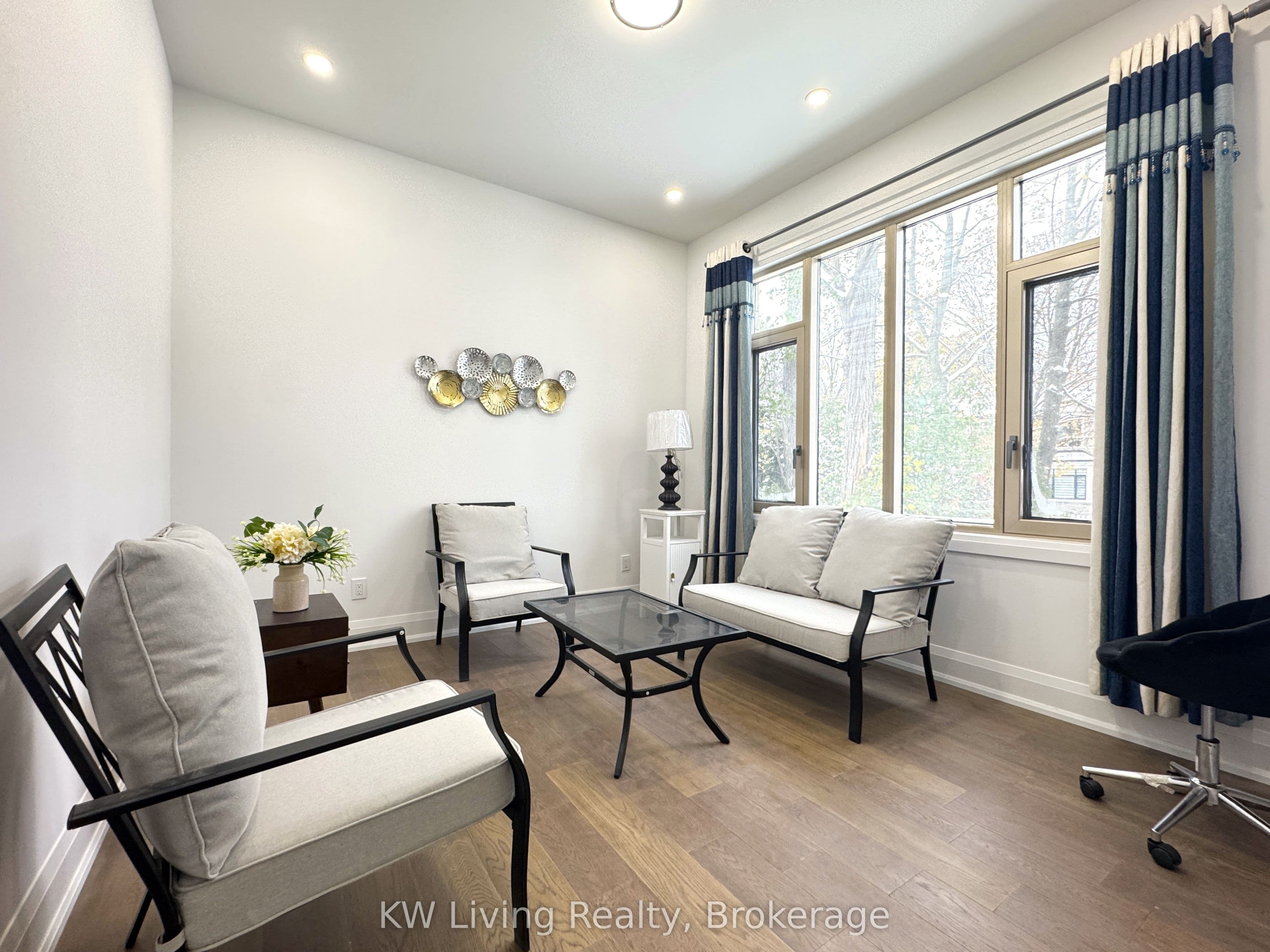 5 Todd Road, Toronto, ON M1S 2J9