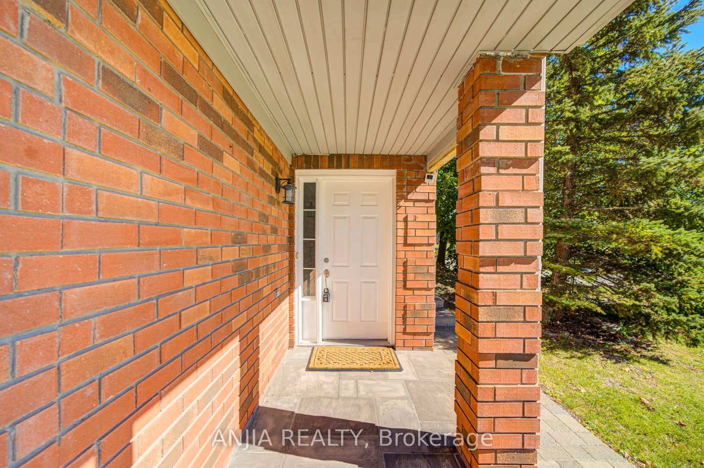 7 Hawtin Lane, Aurora, ON L4G 7L4