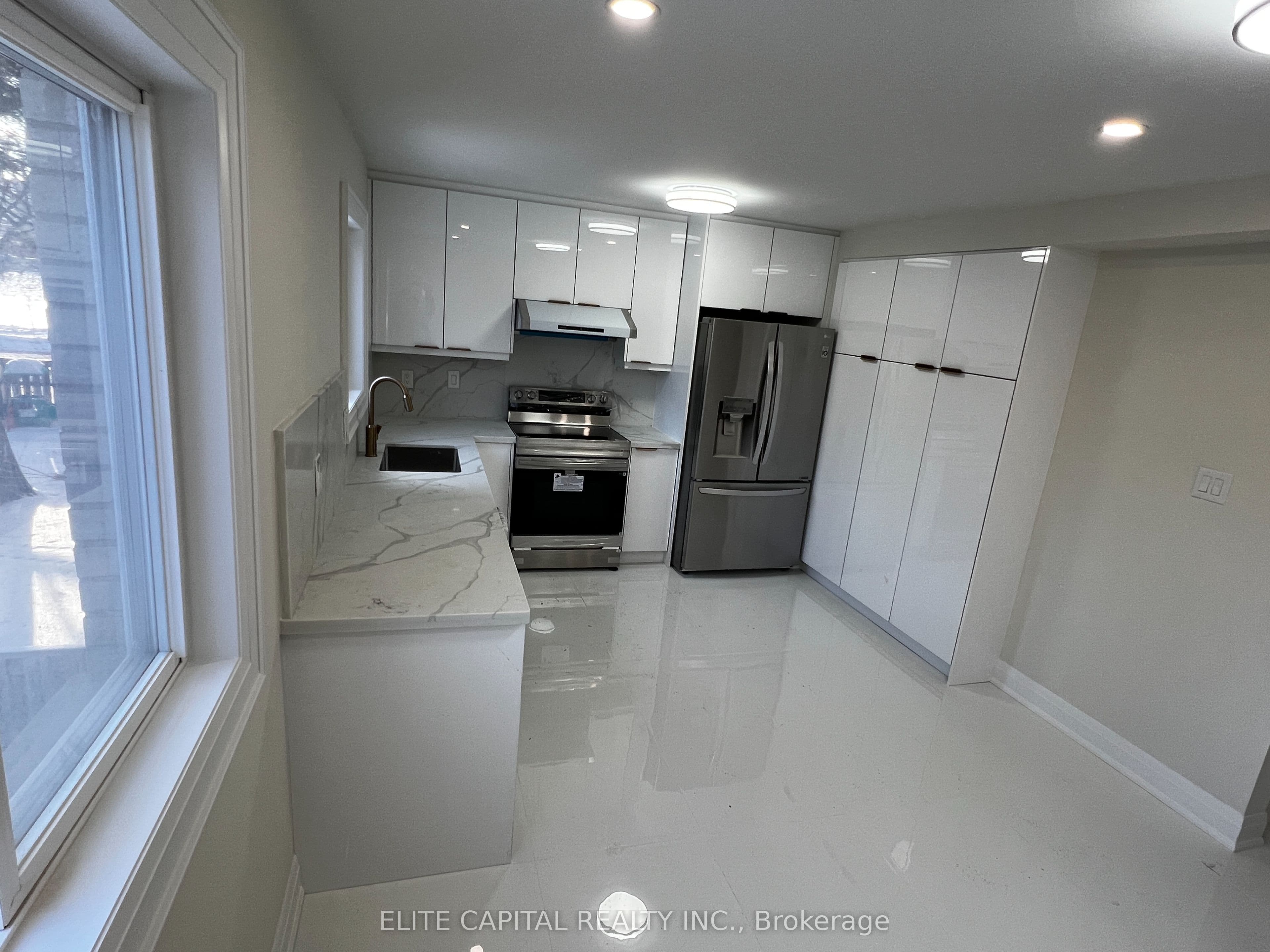 7 Ursa Star Way, Toronto, ON M2J 1N9