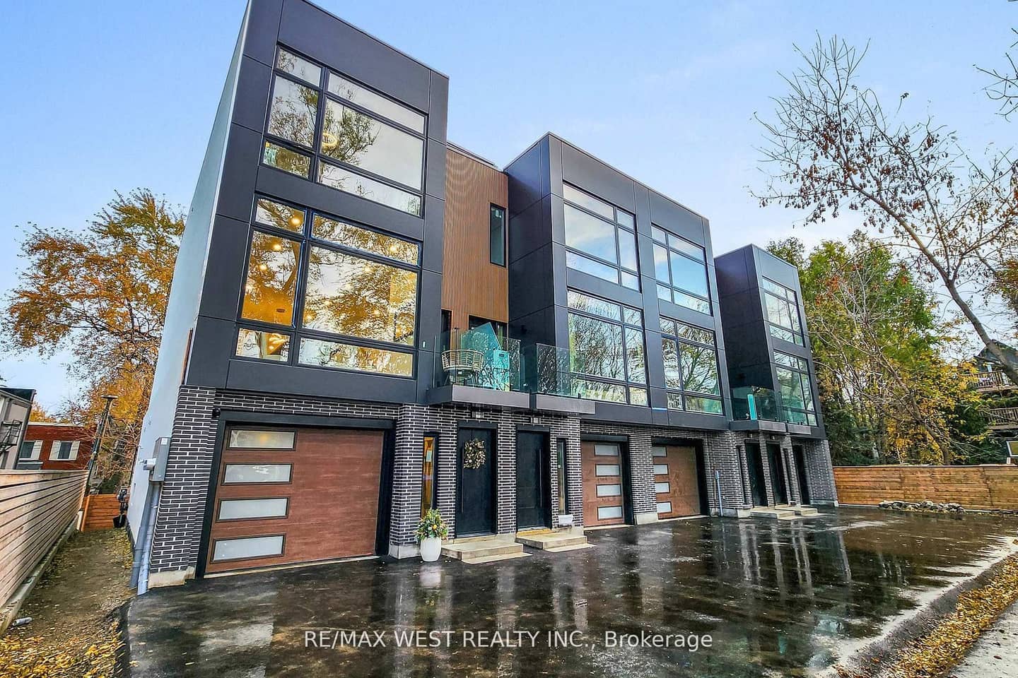 2639R Dundas Street W 3, Toronto, ON M6P 1X9