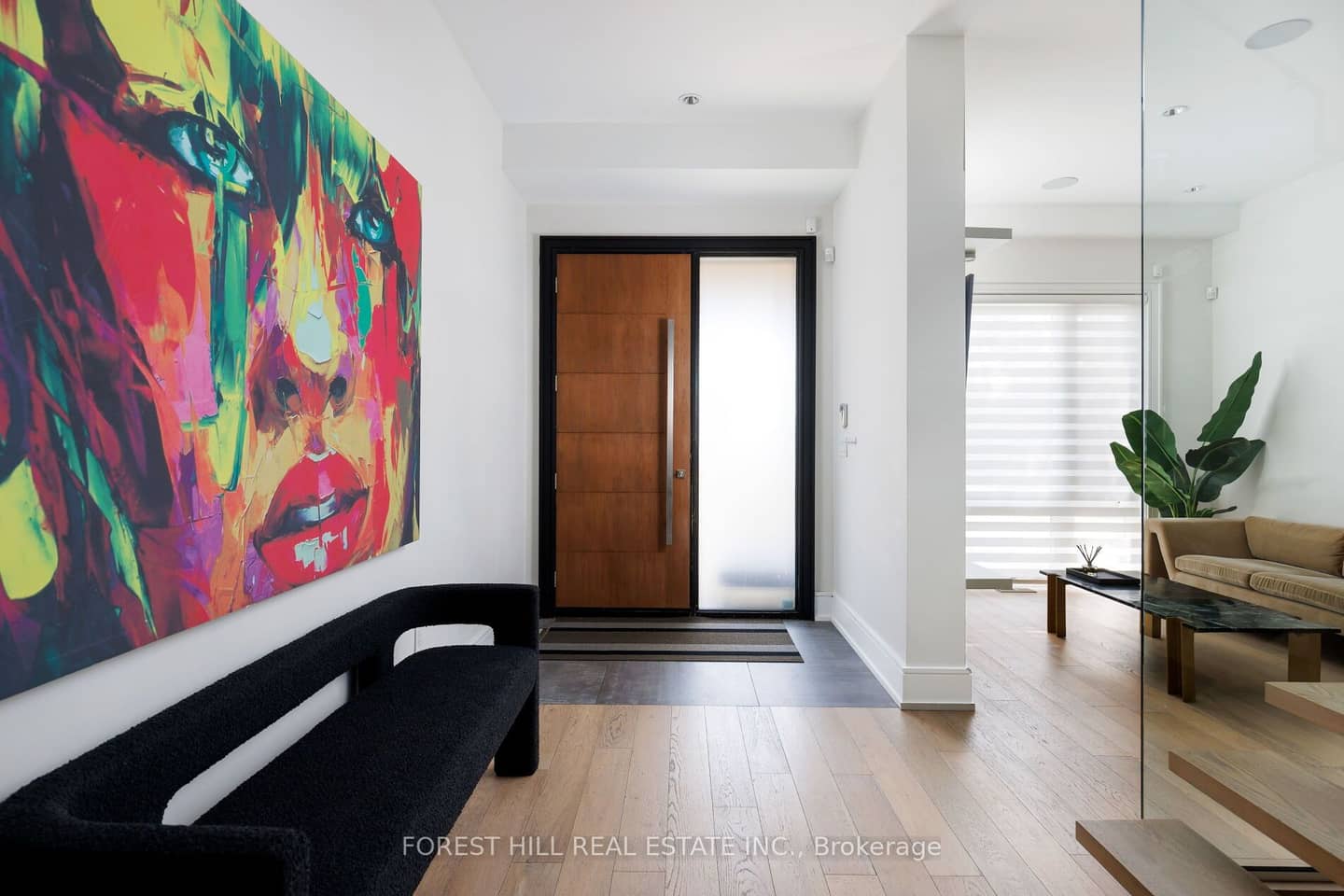 8 Nora Road, Toronto, ON M9A 1C9