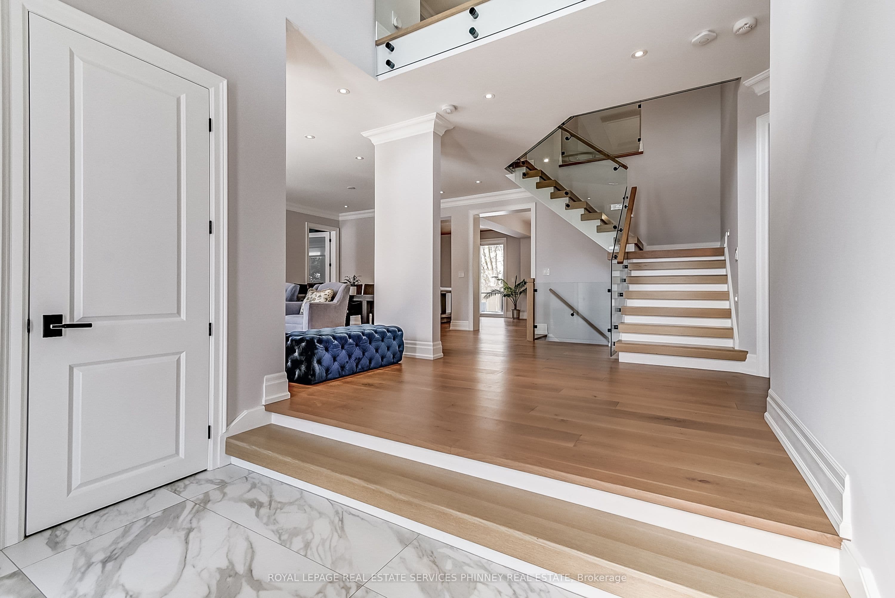 1569 Wembury Road, Mississauga, ON L5J 2L8