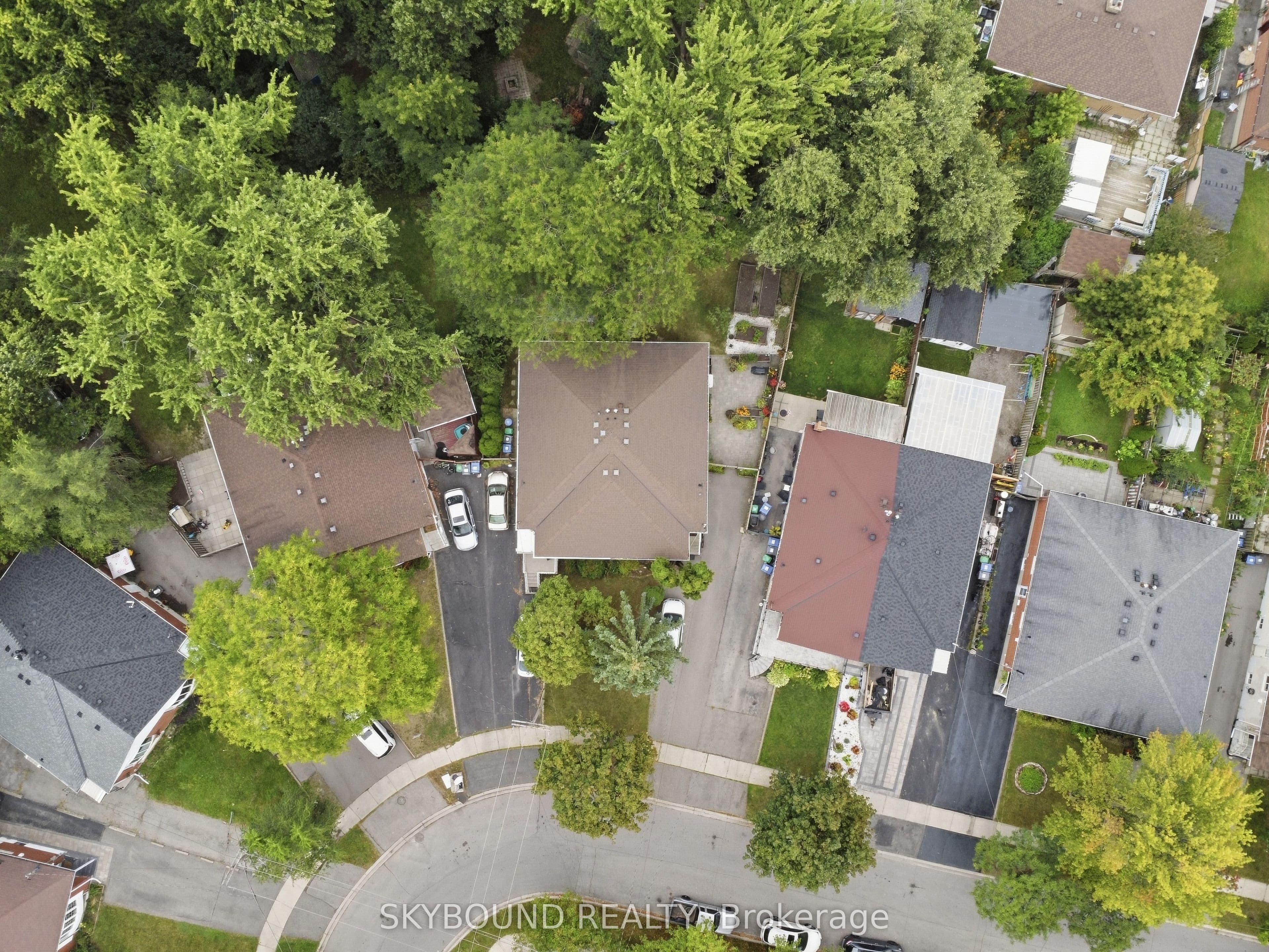 3427 Fellmore Drive, Mississauga, ON L5C 2E1