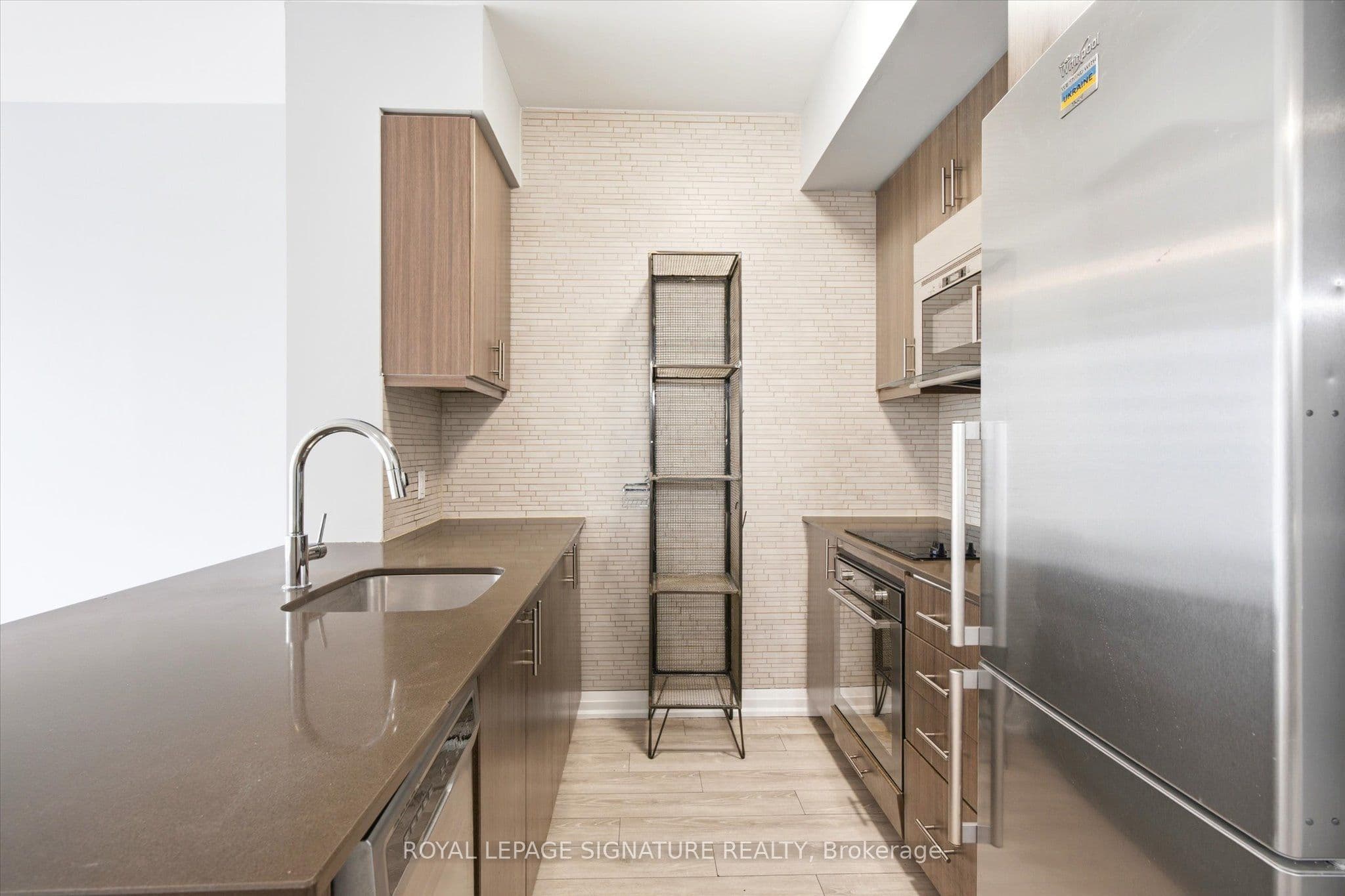6 Eva Road GL5, Toronto, ON M9C 0B1