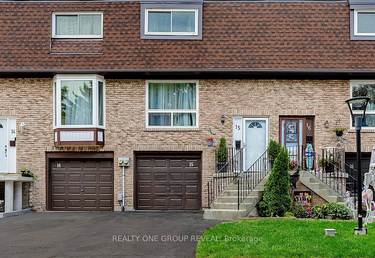 222 Pearson Street 15, Oshawa, ON L1G 7C6