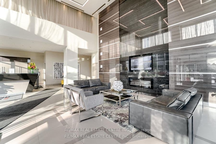 3975 Grand Park Drive E 2910, Mississauga, ON L5B 0K4