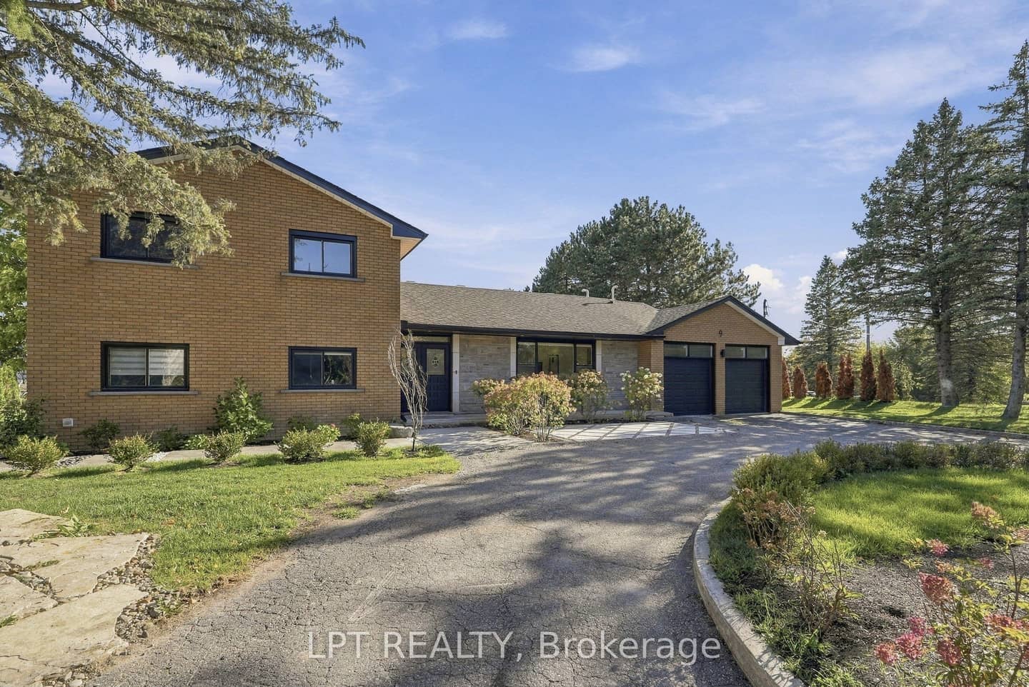 9 Noblewood Drive, King, ON L0G 1N0