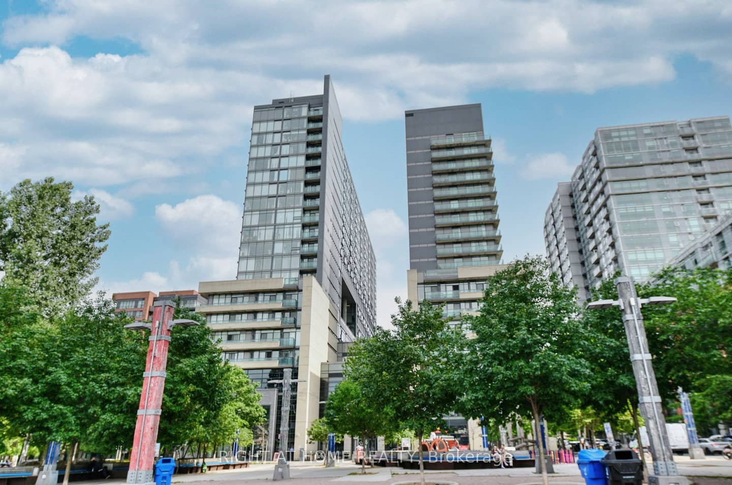 36 Lisgar Street 1511, Toronto, ON M6J 0C7