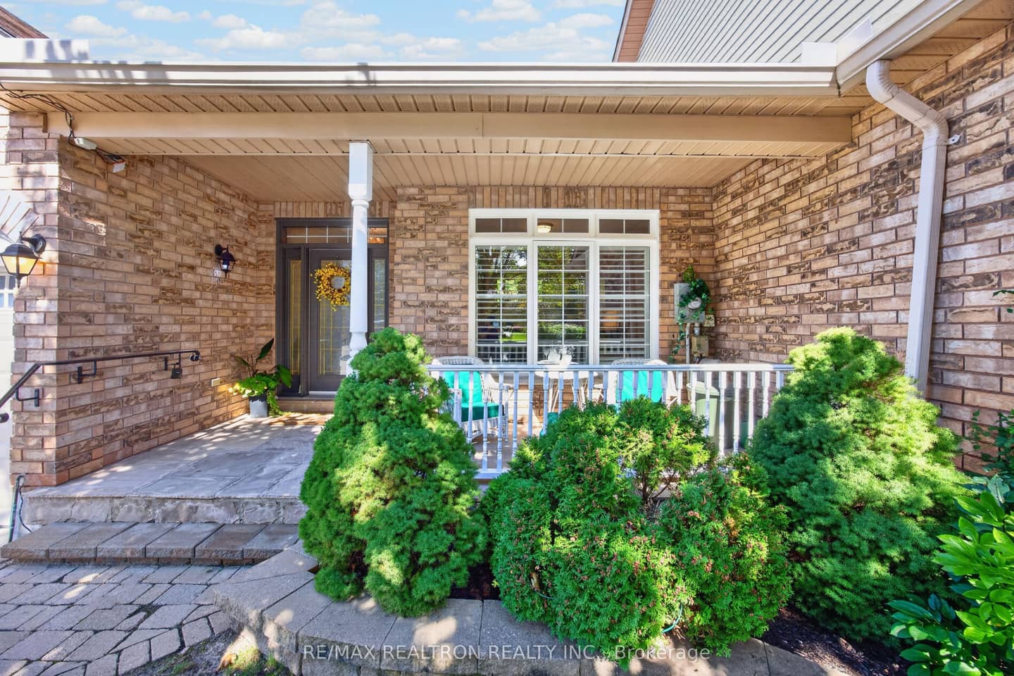 402 Morley Cook Crescent, Newmarket, ON L3X 2M3